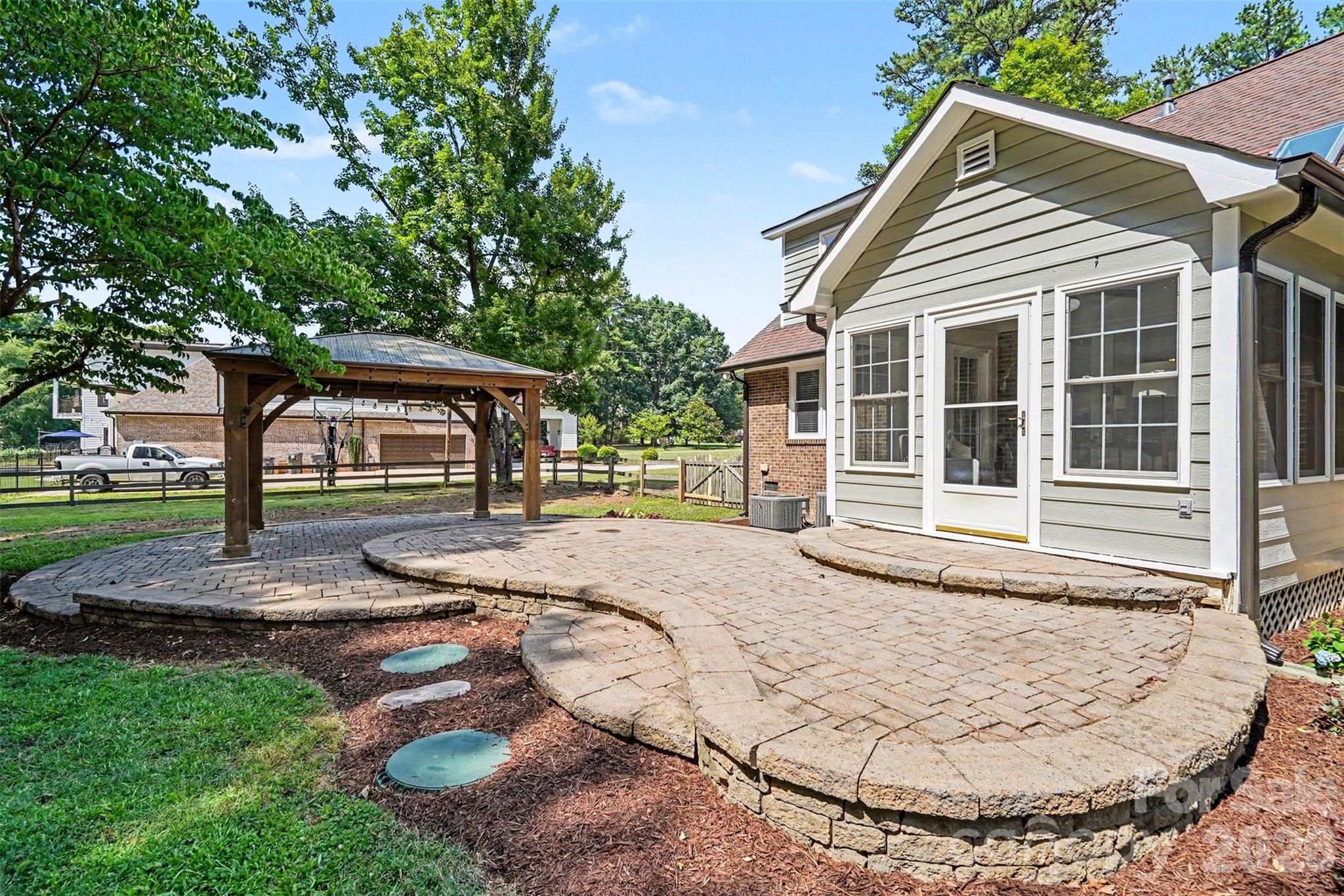 4724 Weddington Matthews Road — Matthews