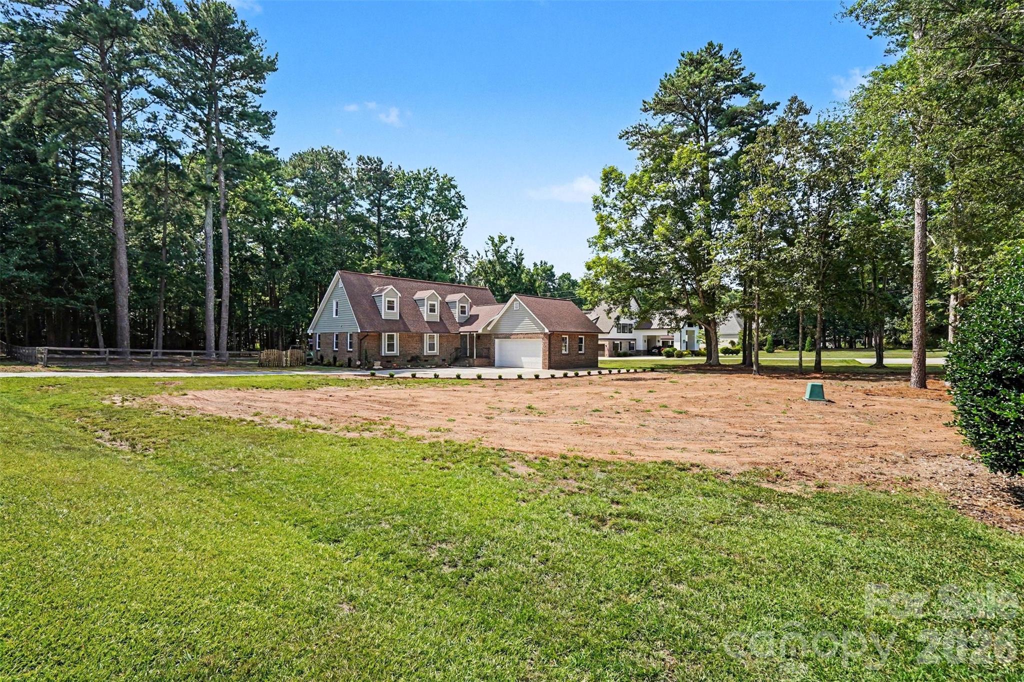 4724 Weddington Matthews Road — Matthews