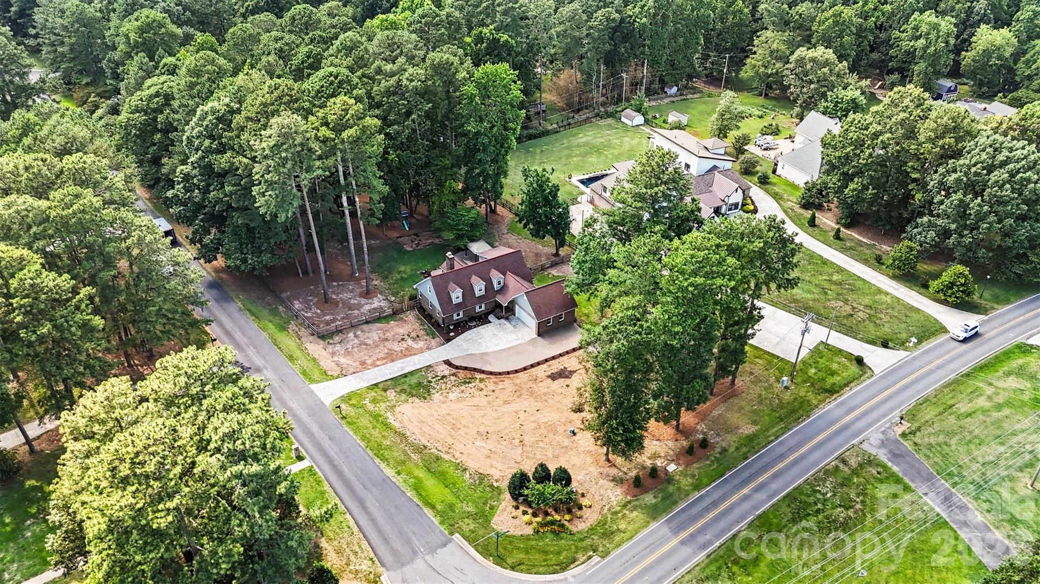 4724 Weddington Matthews Road — Matthews