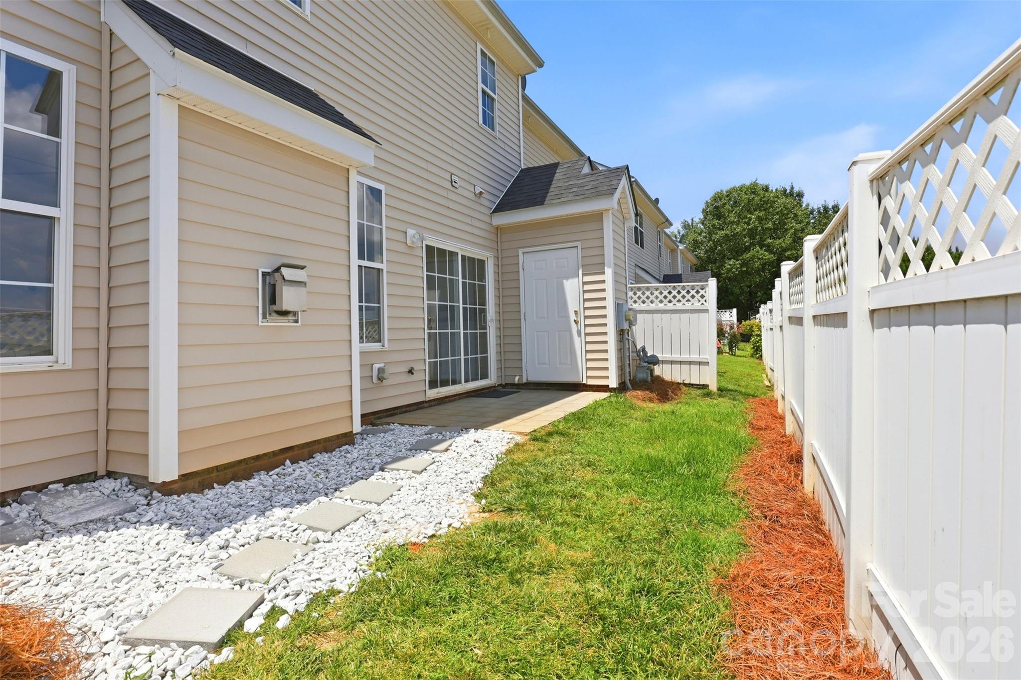 7593 Bluff Point Lane — Denver