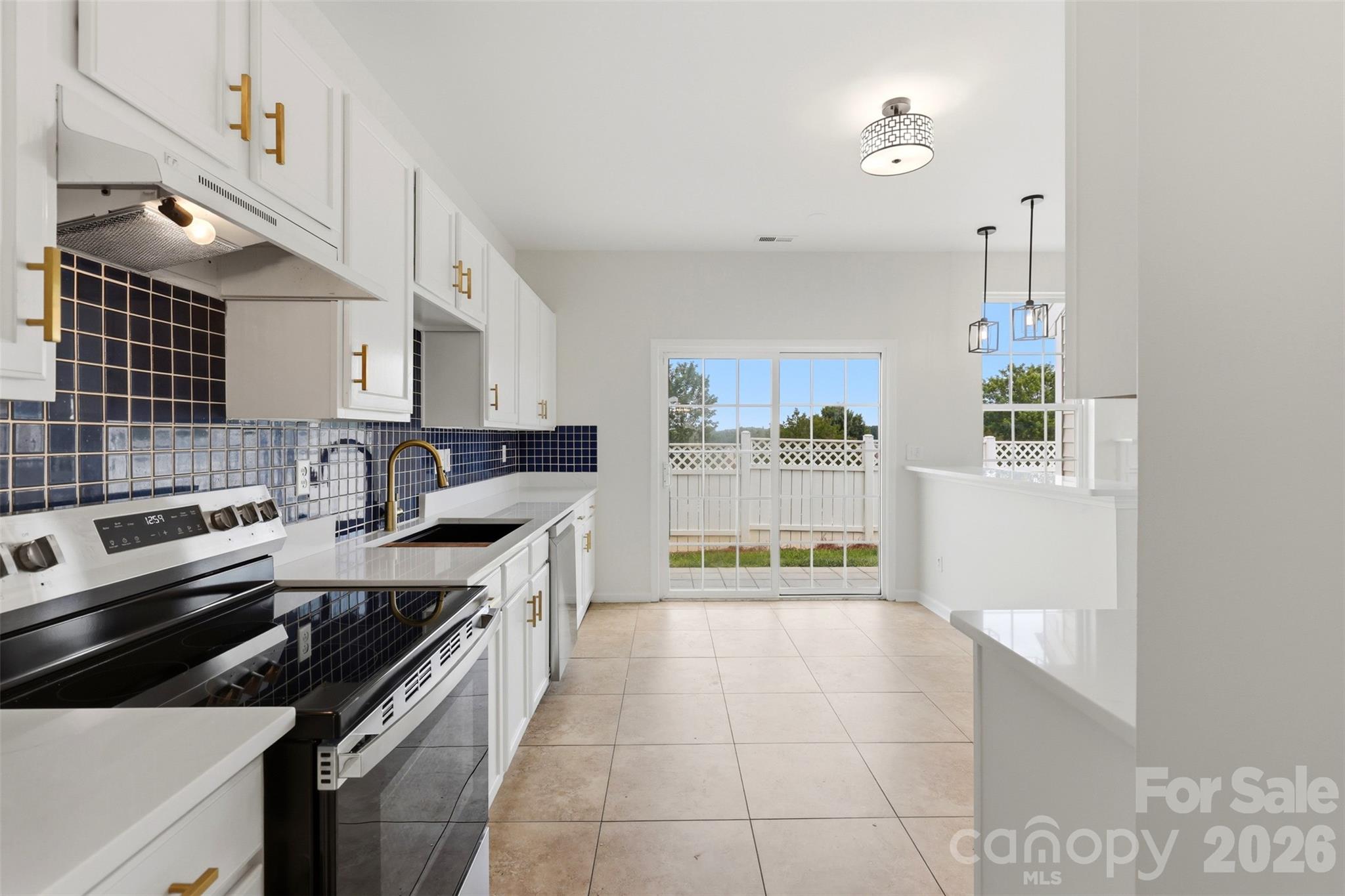 7593 Bluff Point Lane — Denver