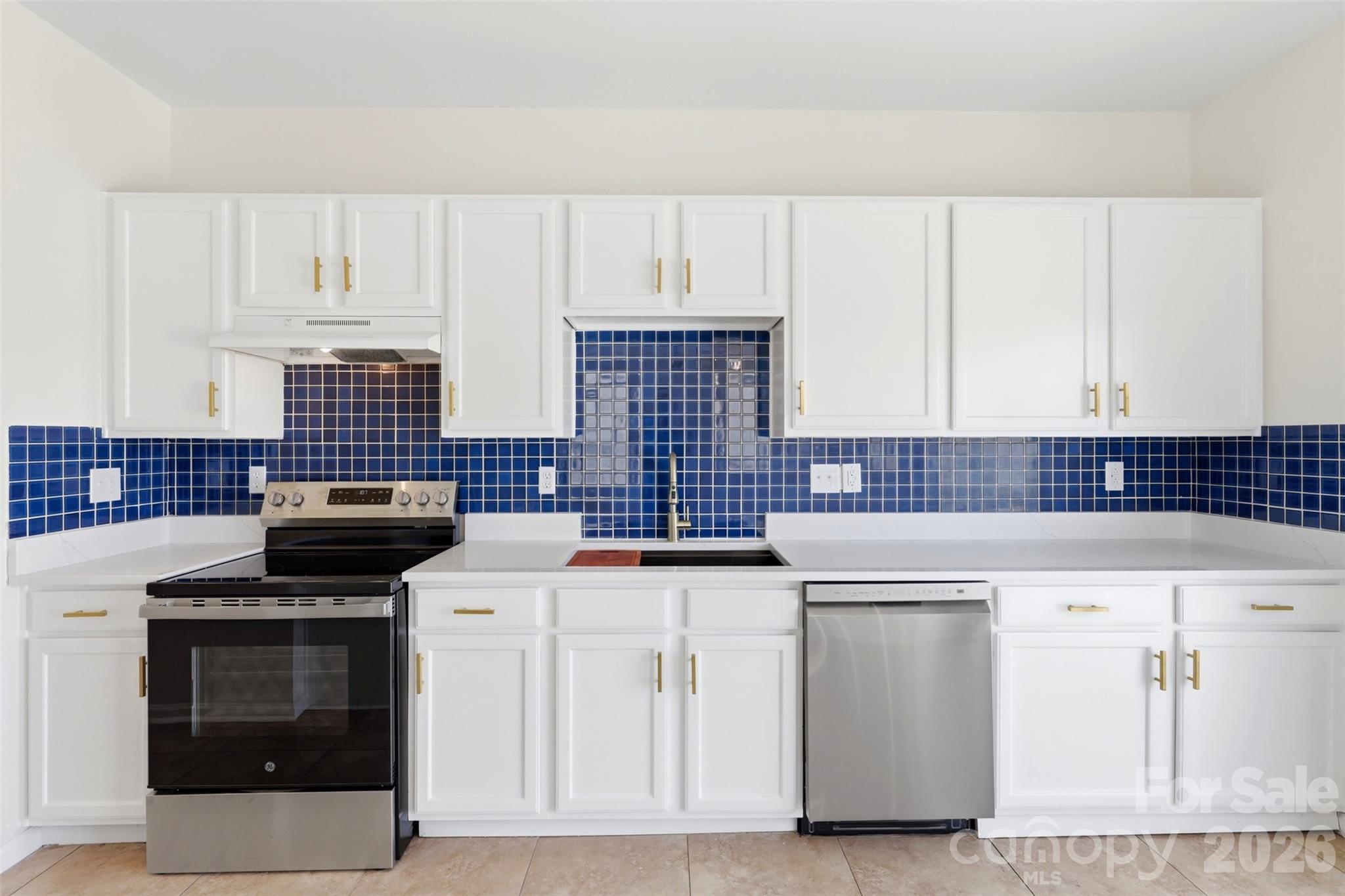 7593 Bluff Point Lane — Denver