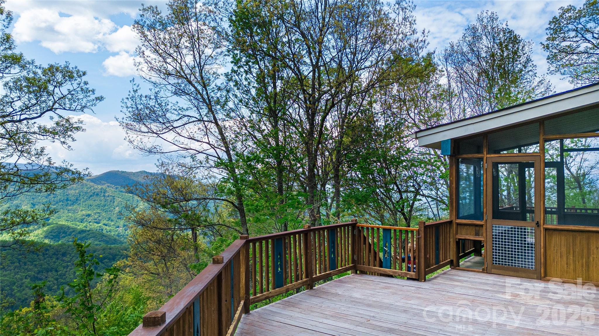 1602 Forest Run Road — Whittier