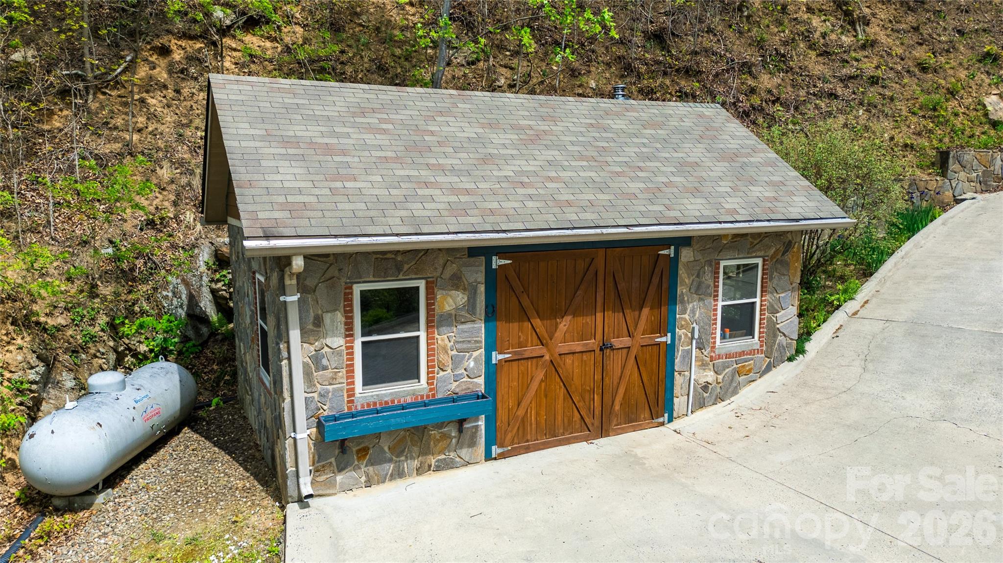 1602 Forest Run Road — Whittier
