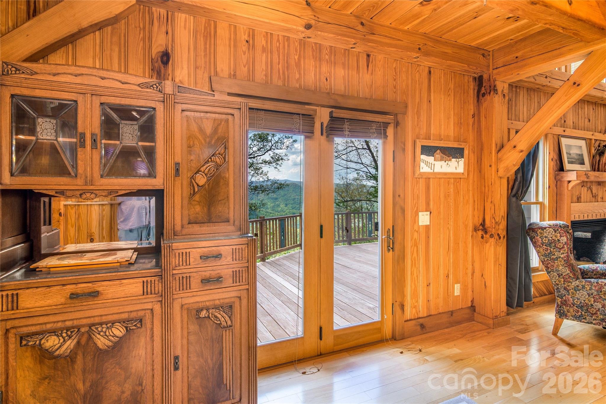 1602 Forest Run Road — Whittier