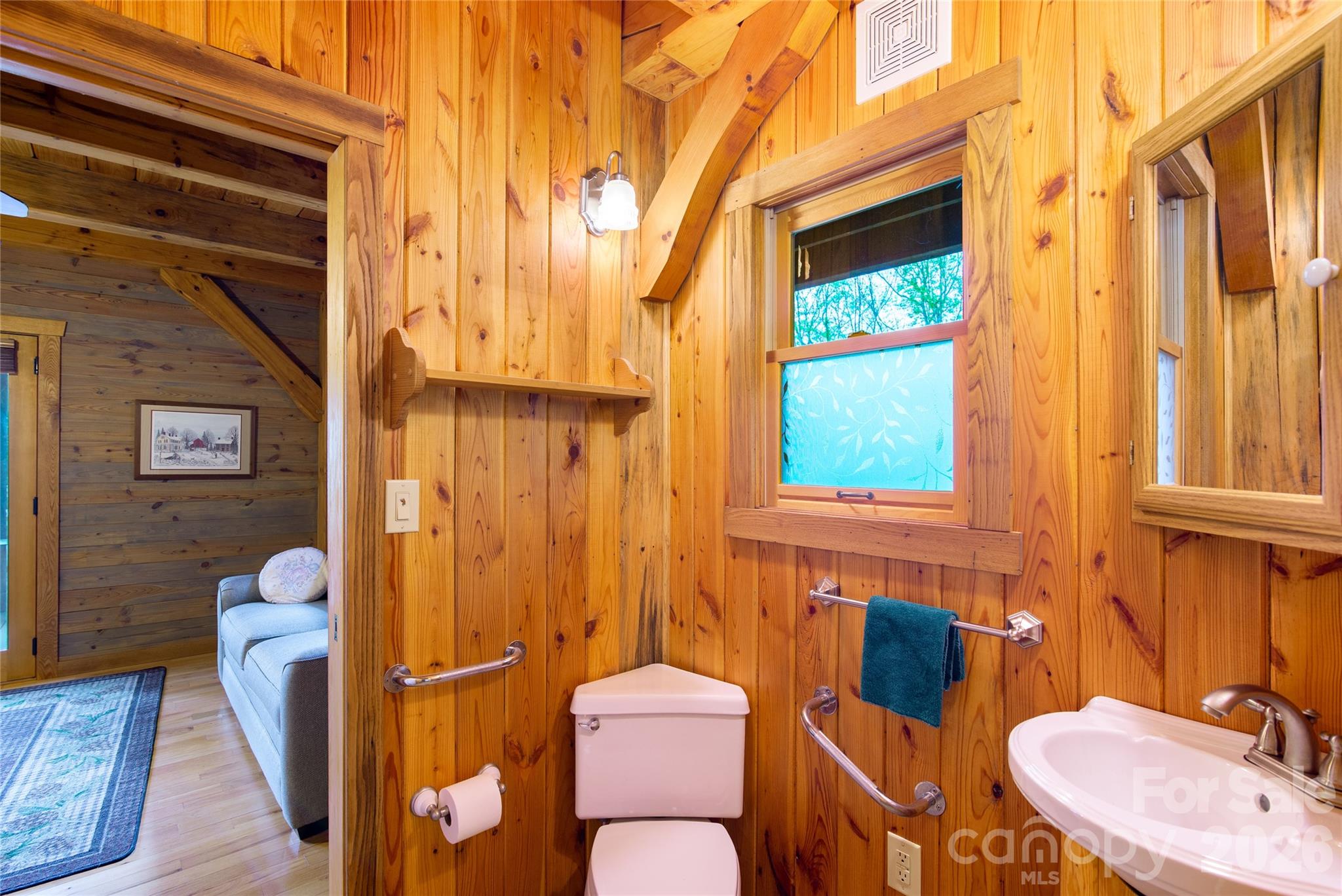 1602 Forest Run Road — Whittier