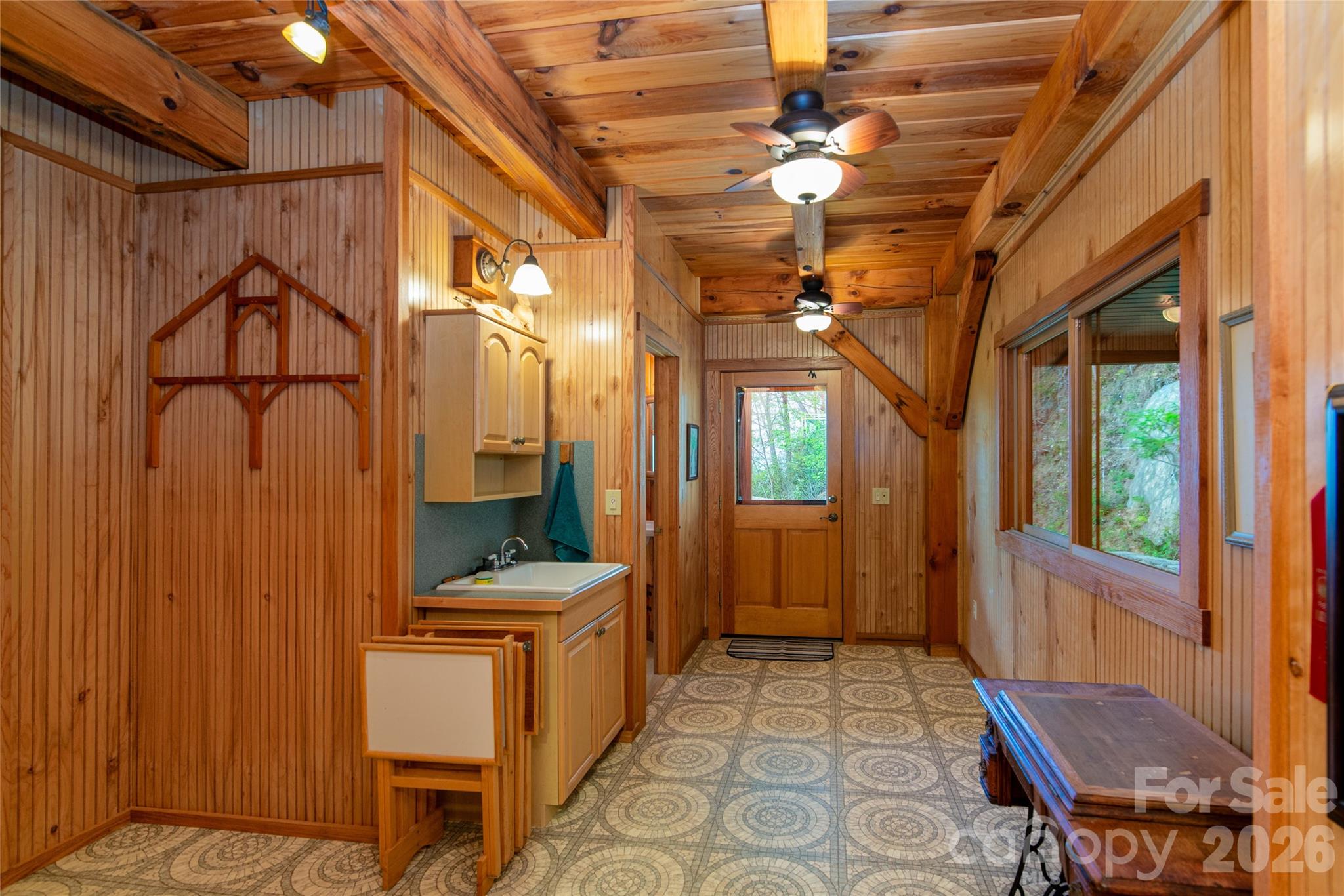 1602 Forest Run Road — Whittier