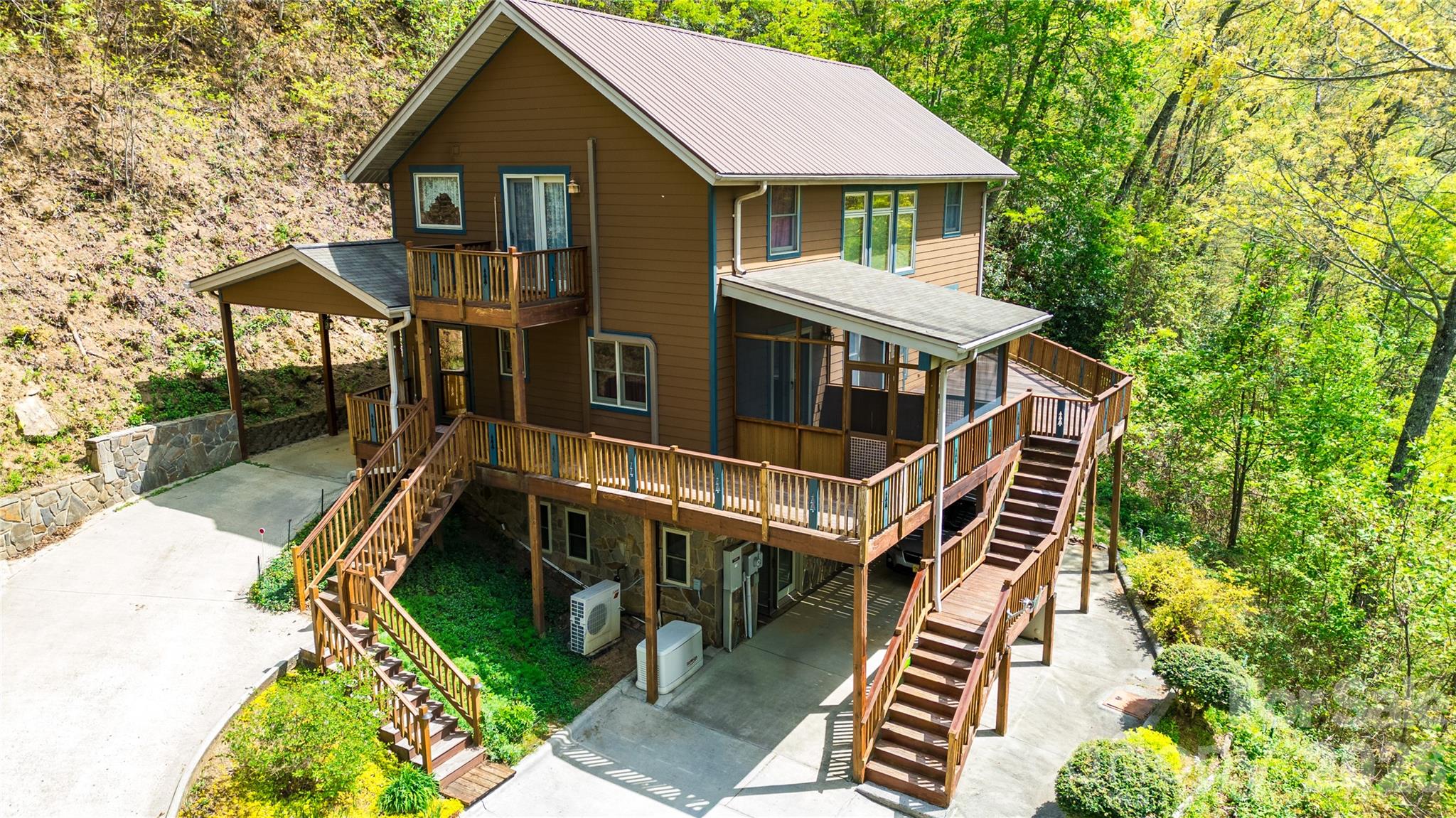 1602 Forest Run Road — Whittier