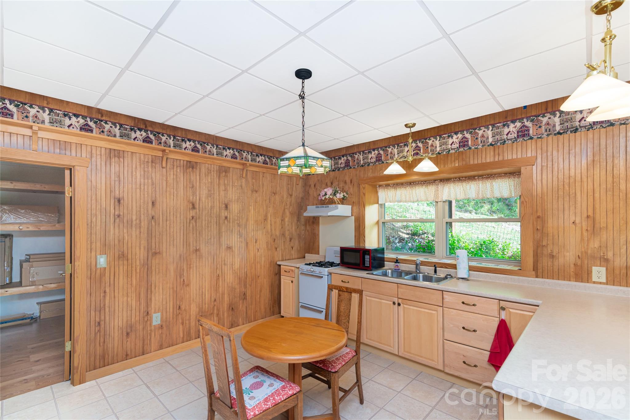 1602 Forest Run Road — Whittier