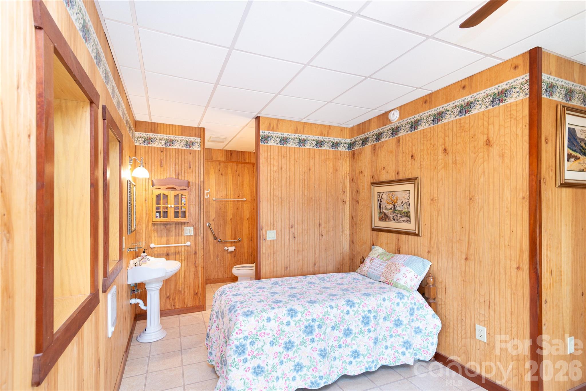 1602 Forest Run Road — Whittier