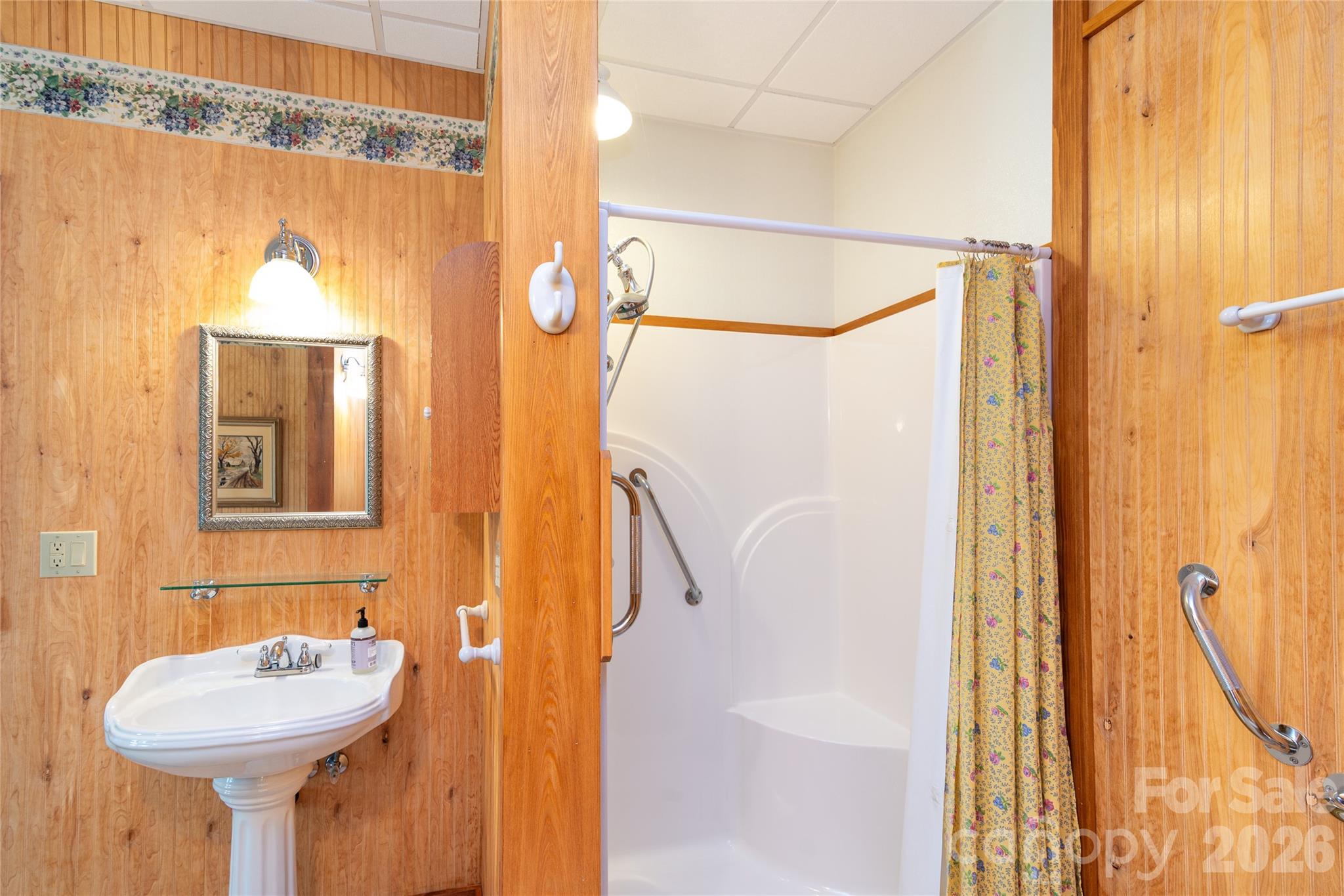 1602 Forest Run Road — Whittier