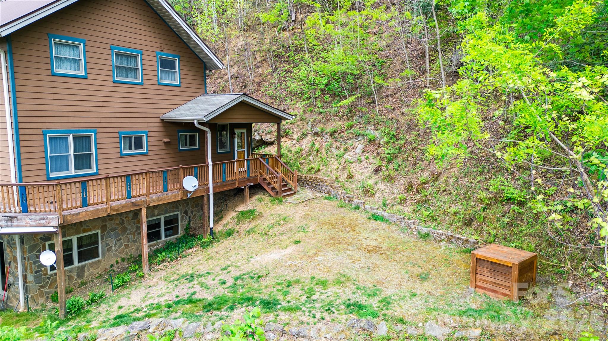 1602 Forest Run Road — Whittier