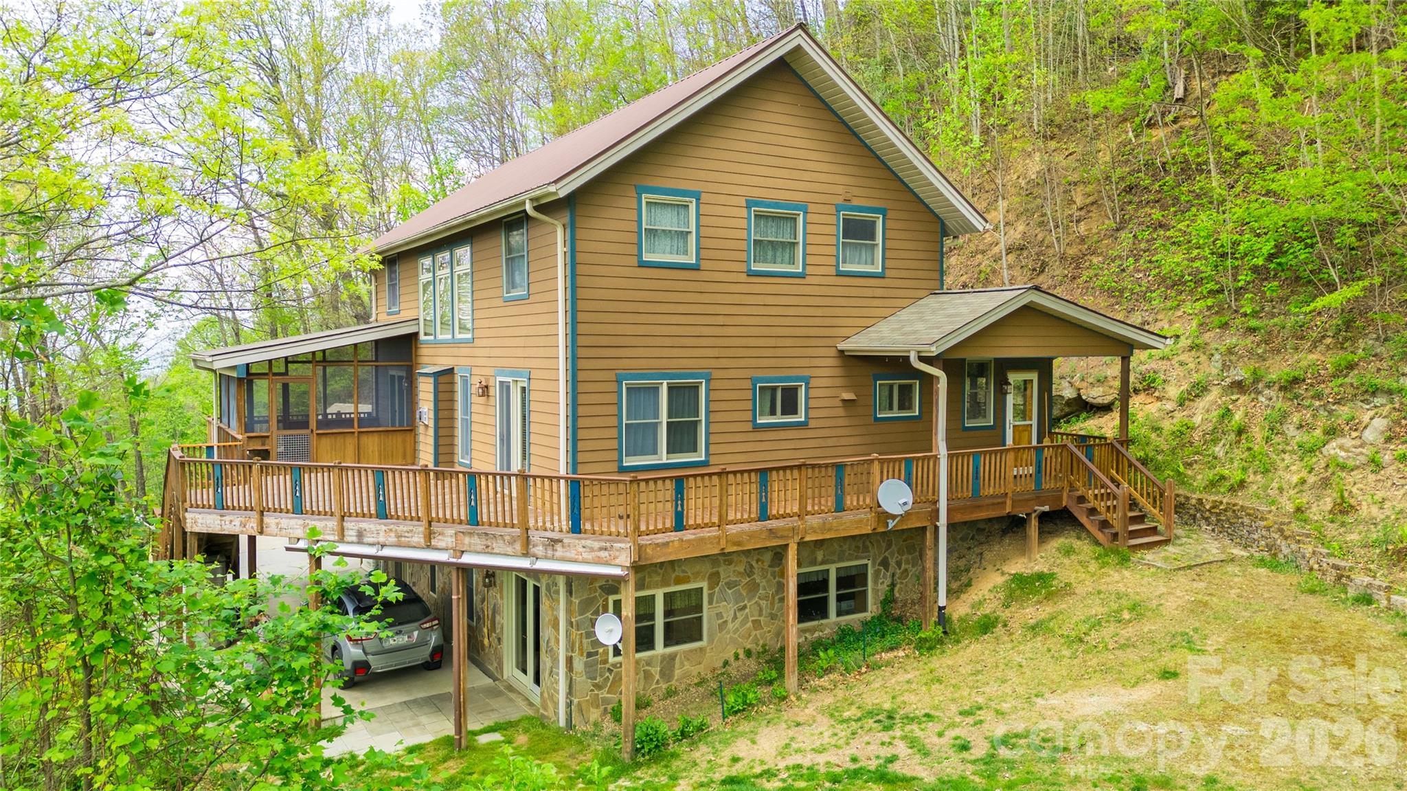 1602 Forest Run Road — Whittier