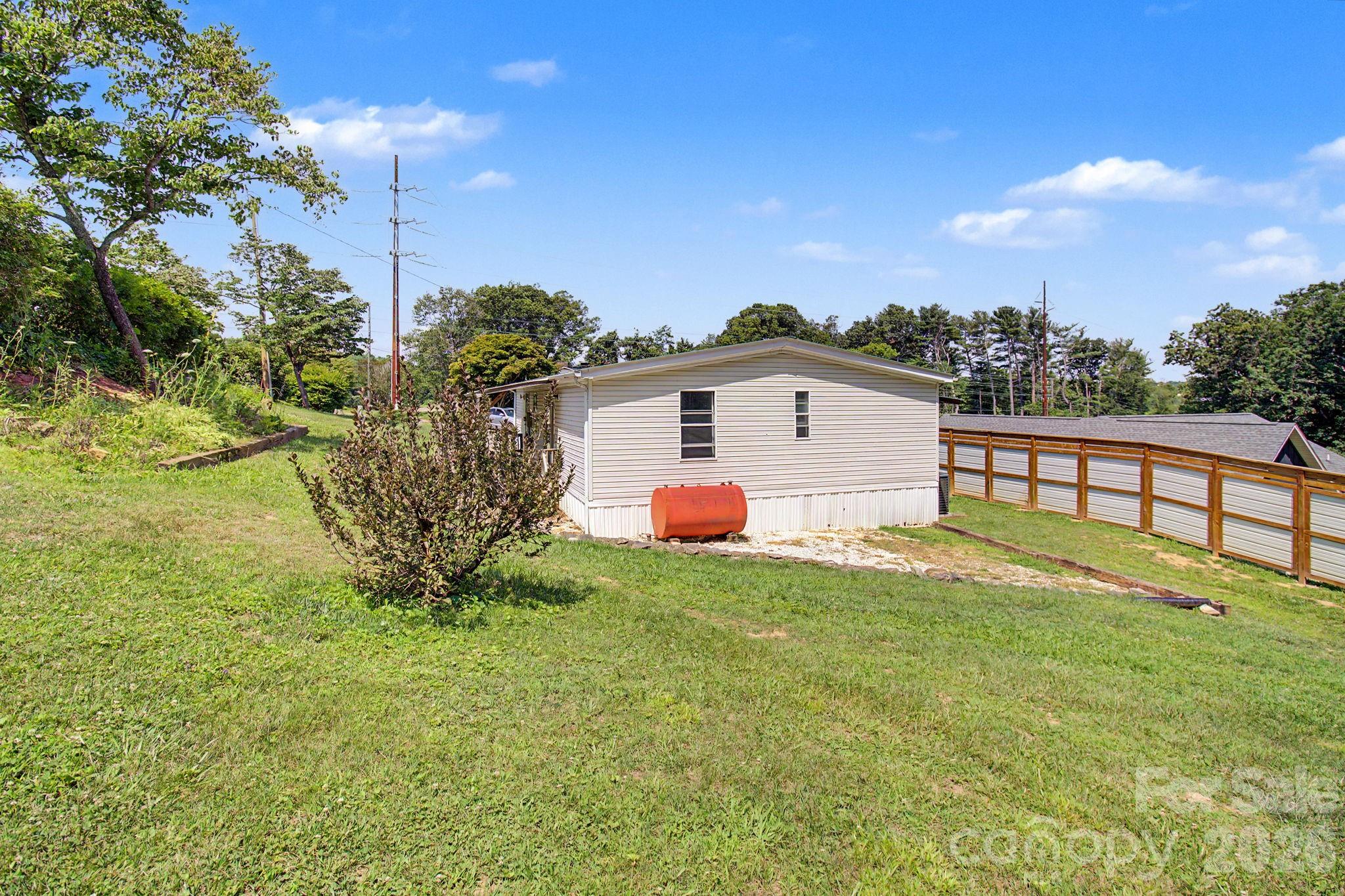 1011 Reed Street — Abbeville