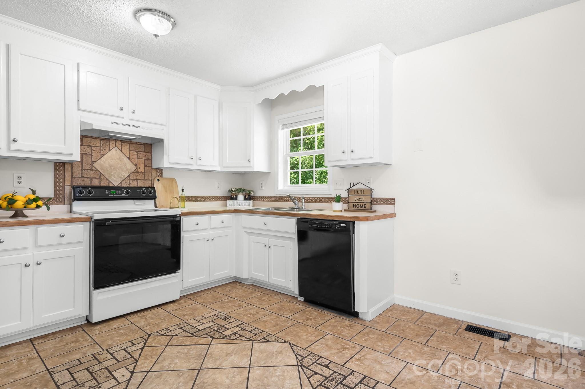 218 Vernon Street — Cherryville