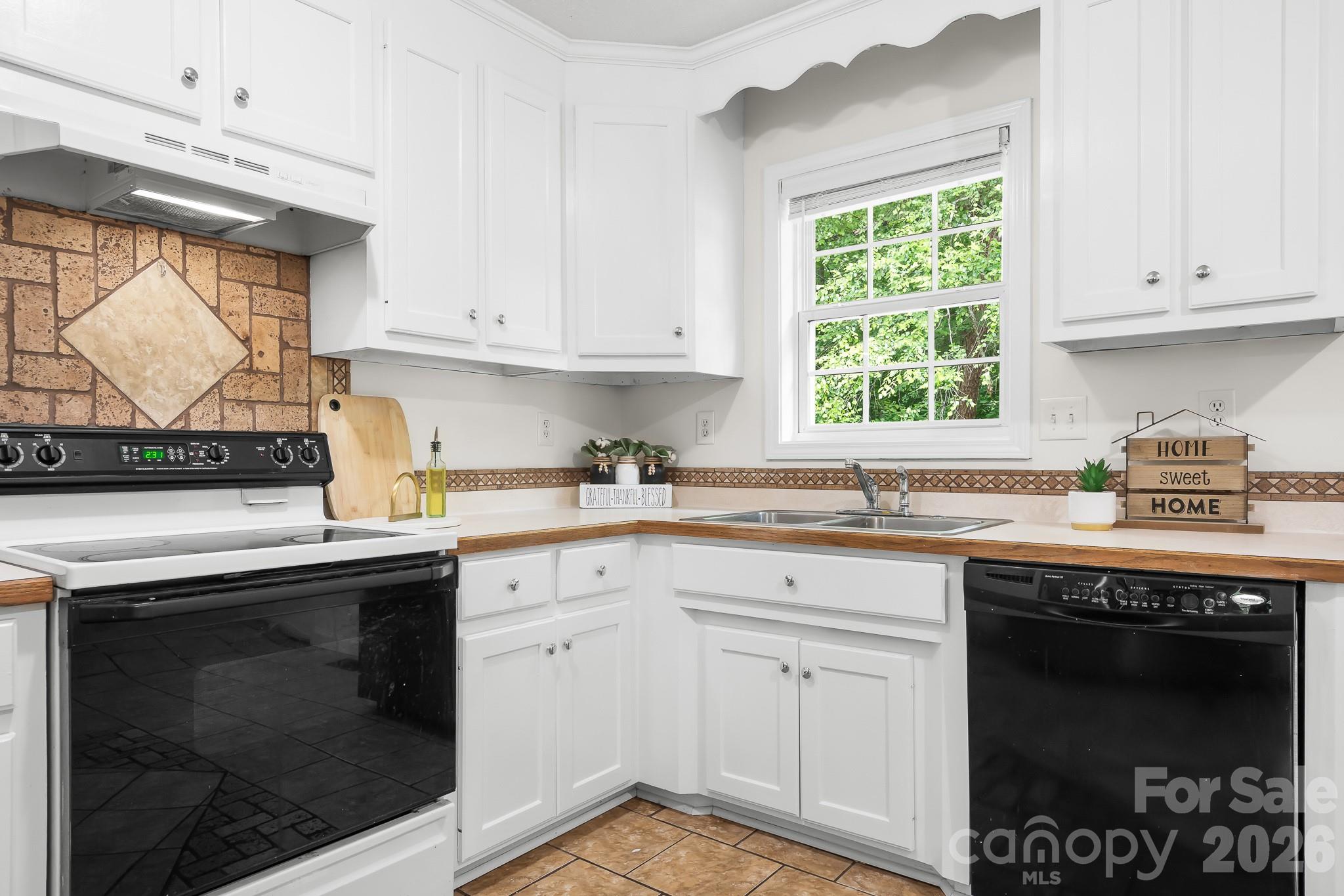 218 Vernon Street — Cherryville