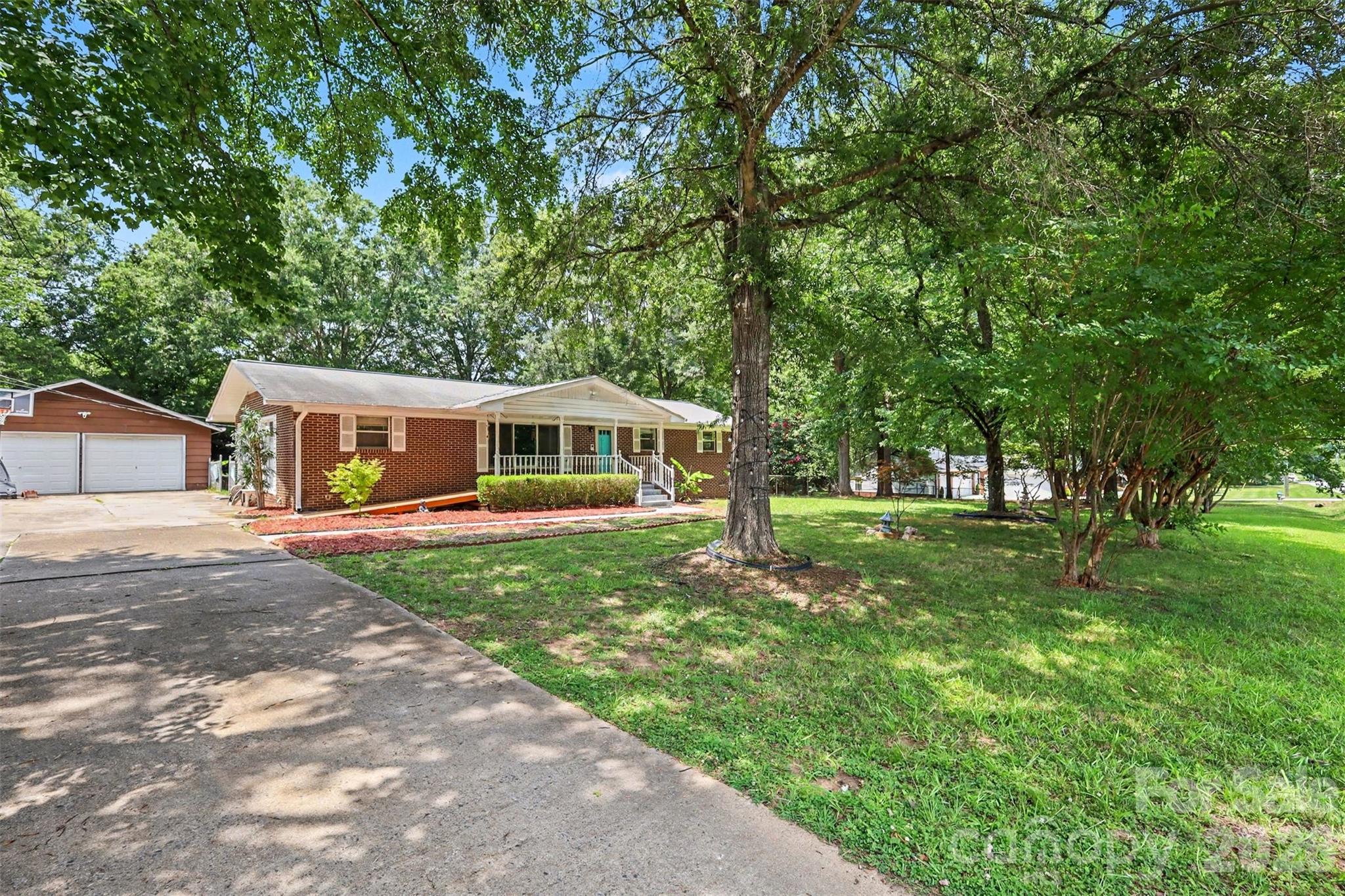 953 Twin Lakes Road — Rock Hill
