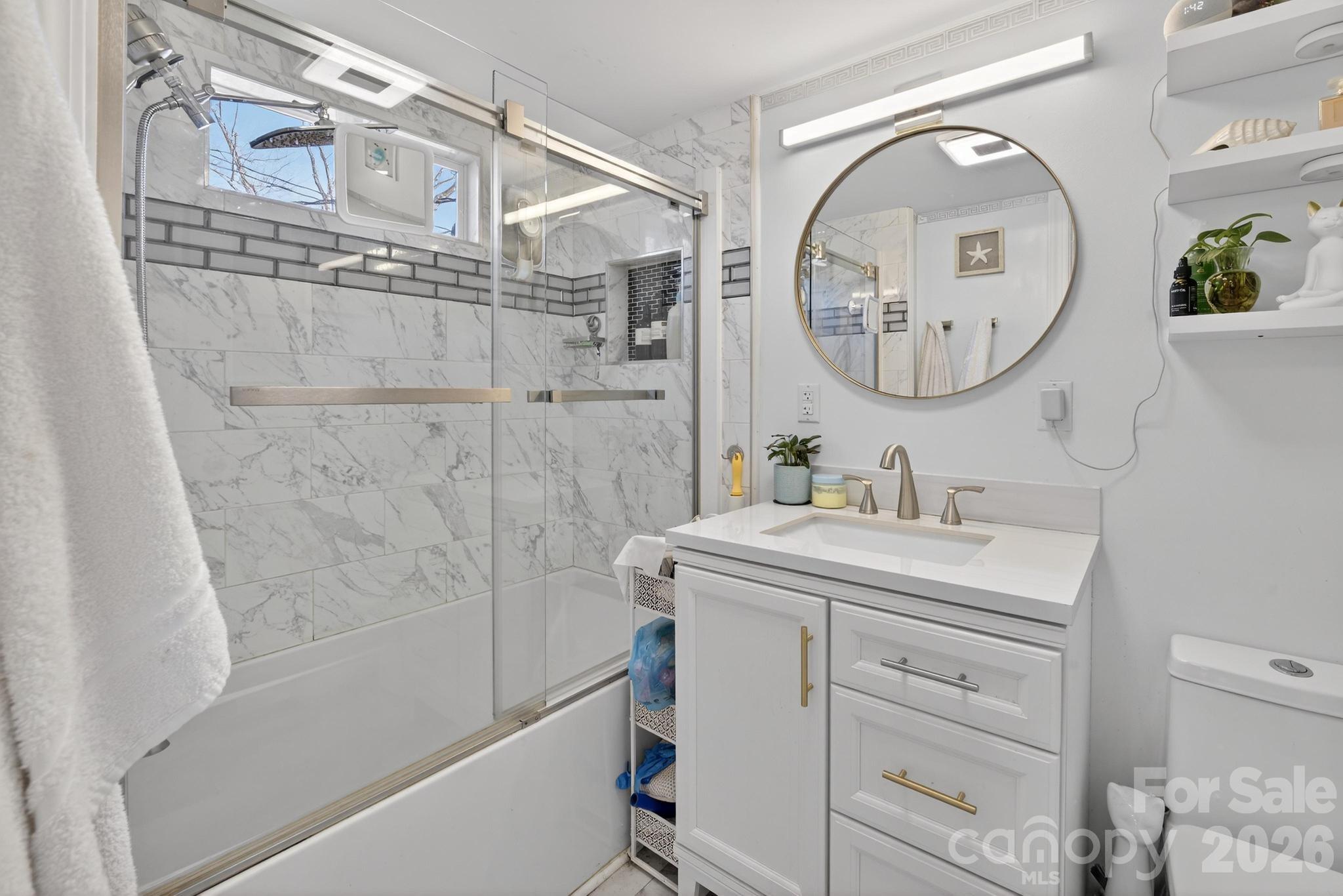 105 Countryside Drive SW — Lenoir