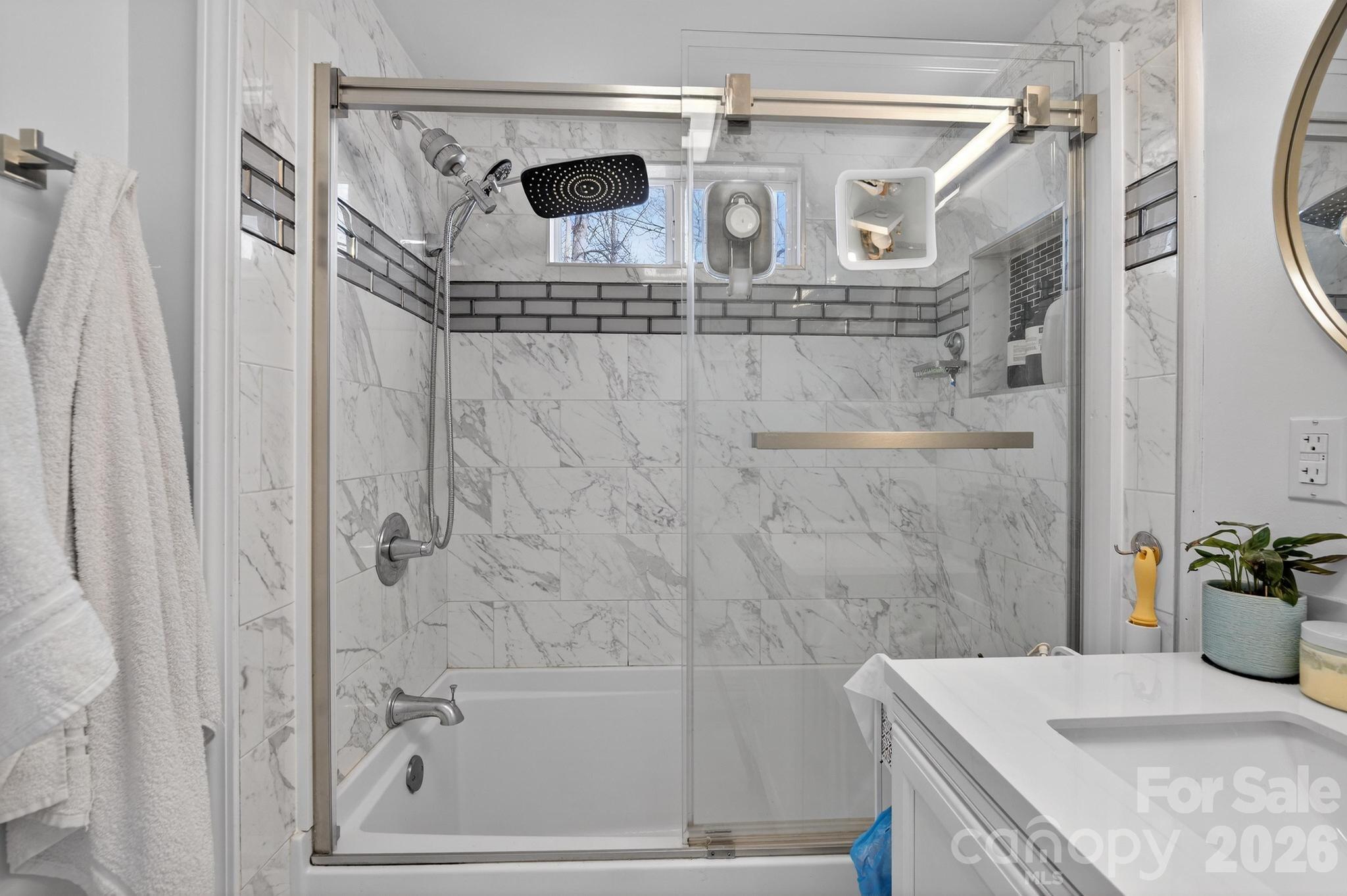 105 Countryside Drive SW — Lenoir