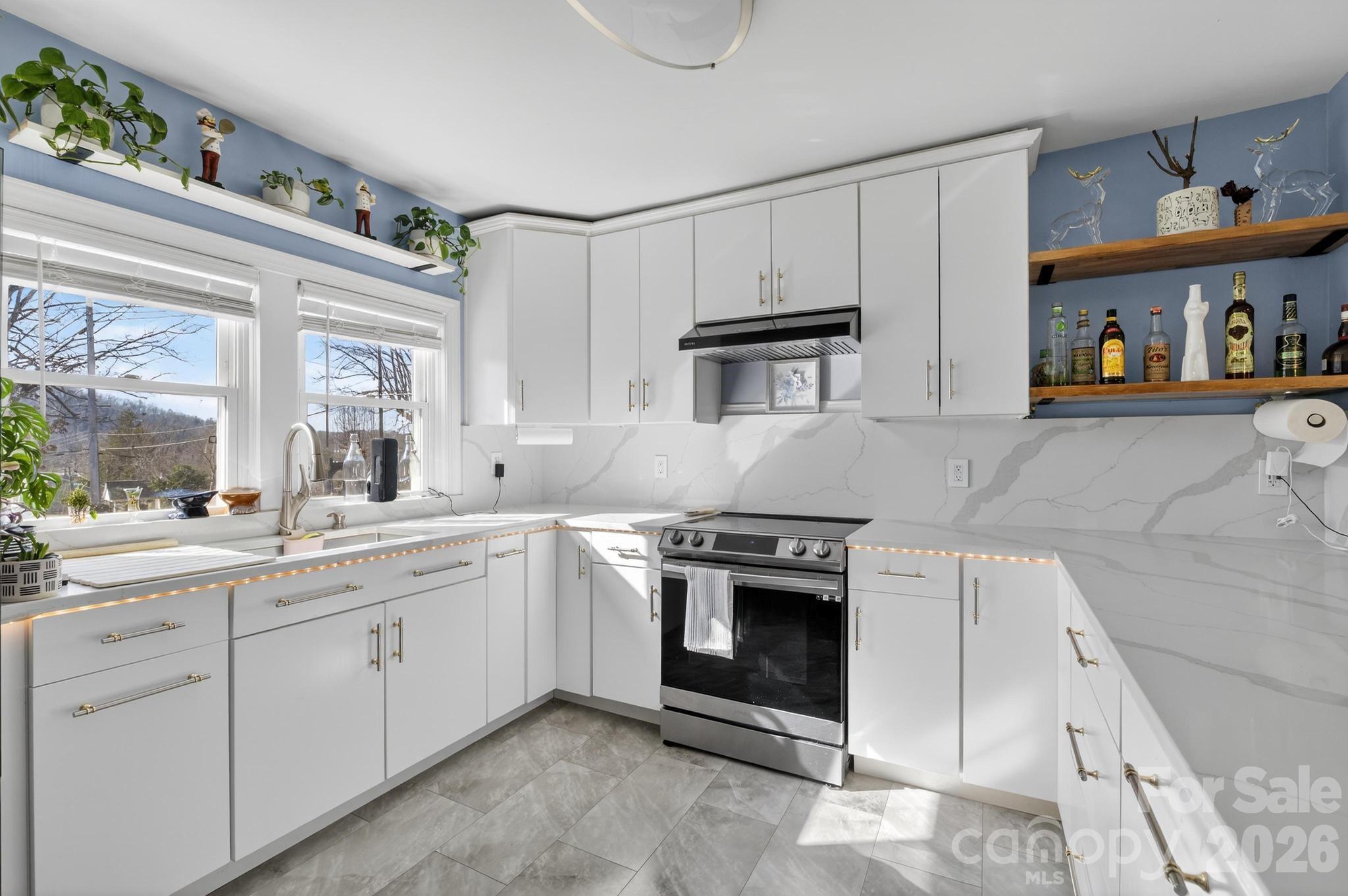 105 Countryside Drive SW — Lenoir