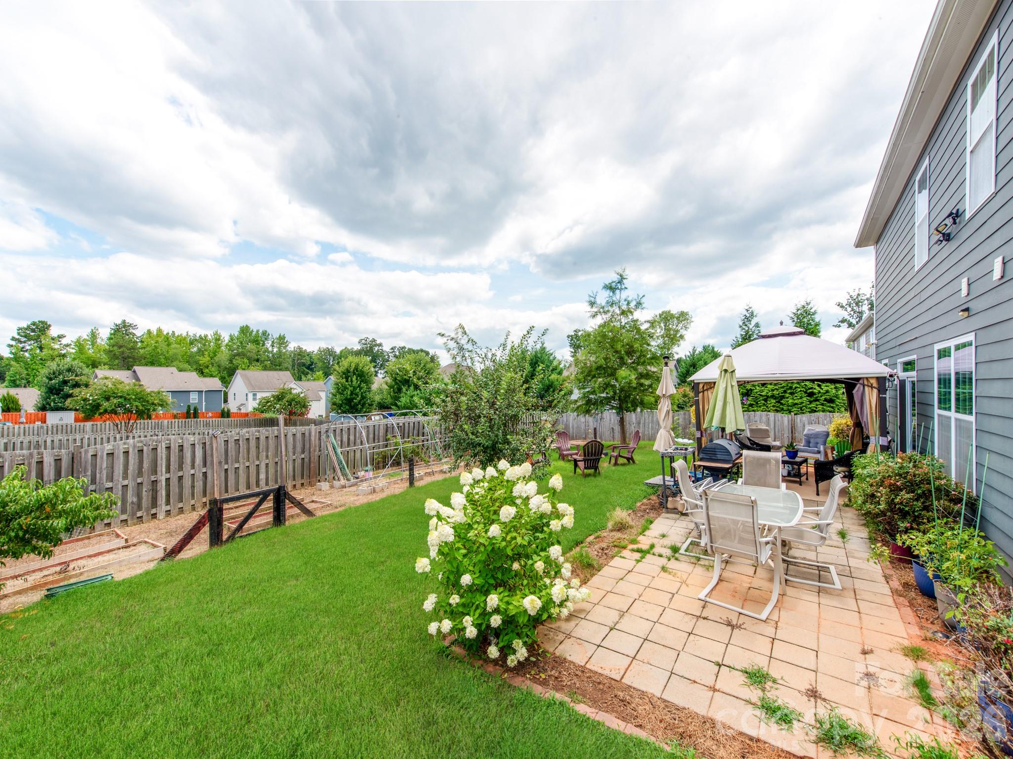 11013 Charmont Place — Huntersville
