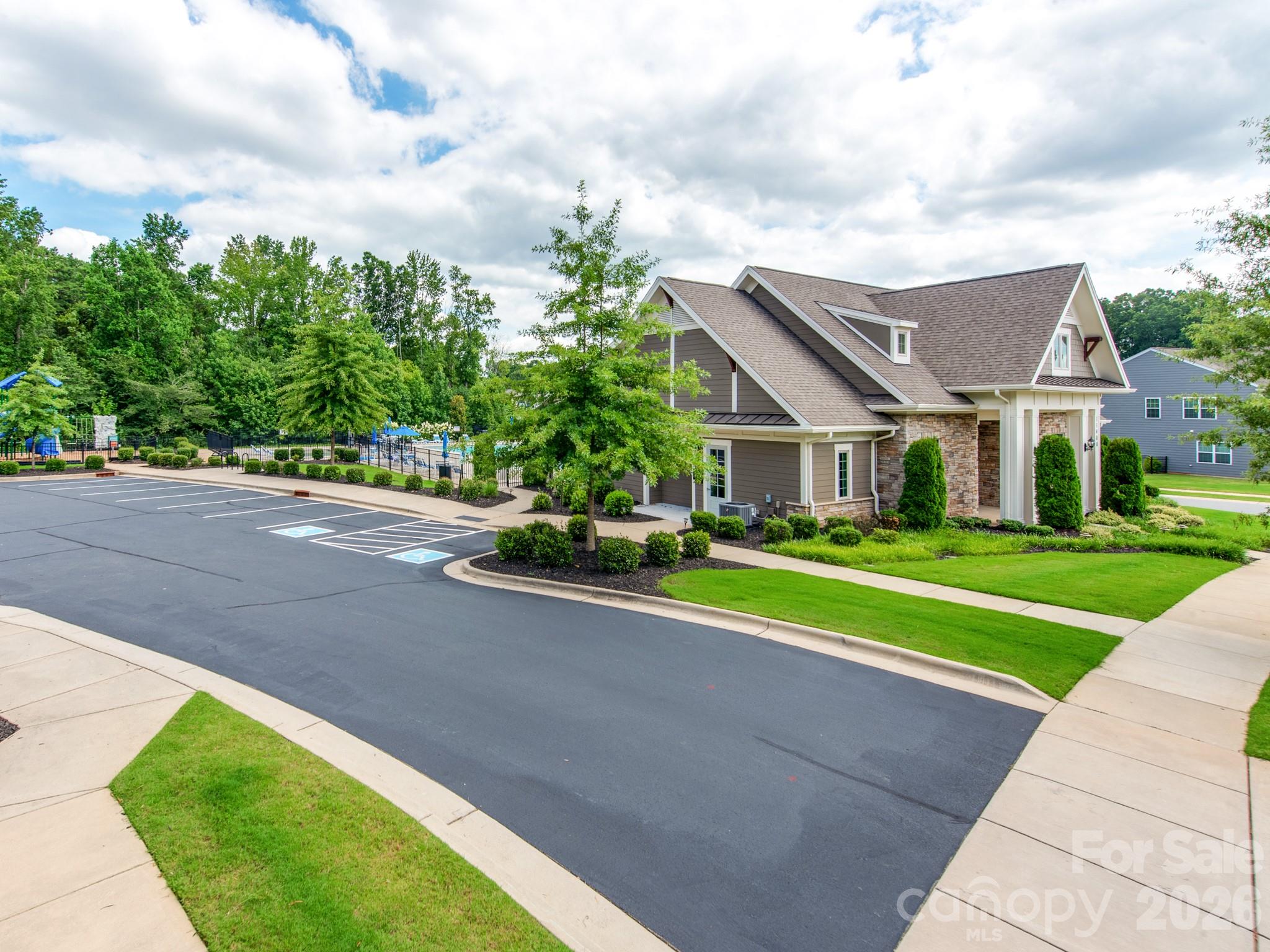 11013 Charmont Place — Huntersville