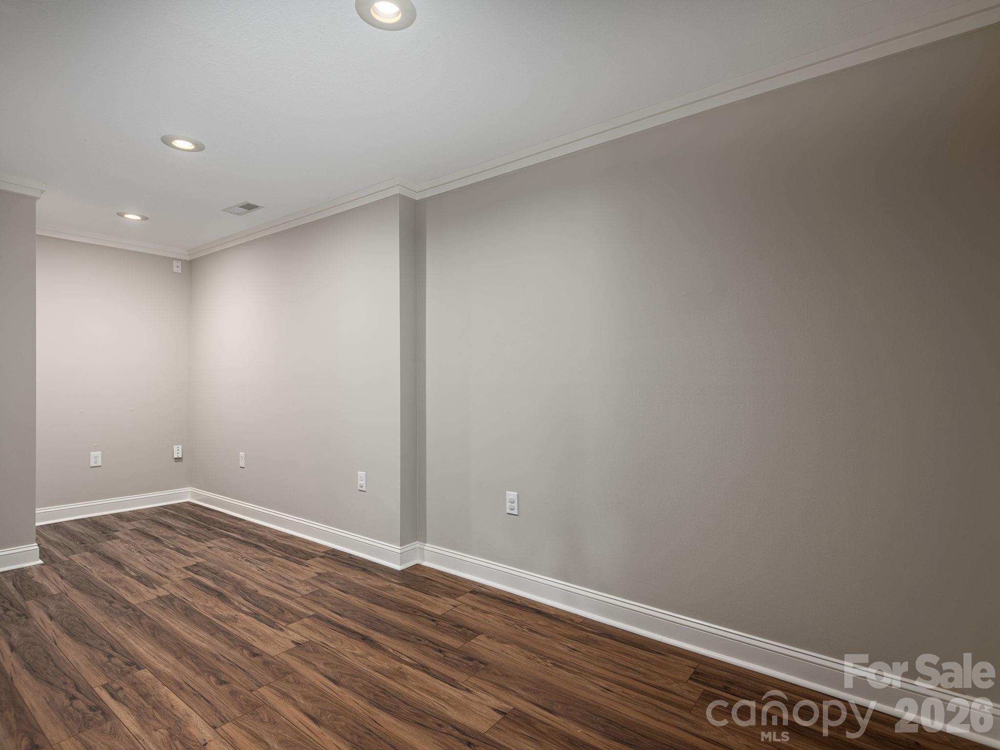 30 Apple Tree Way — Asheville