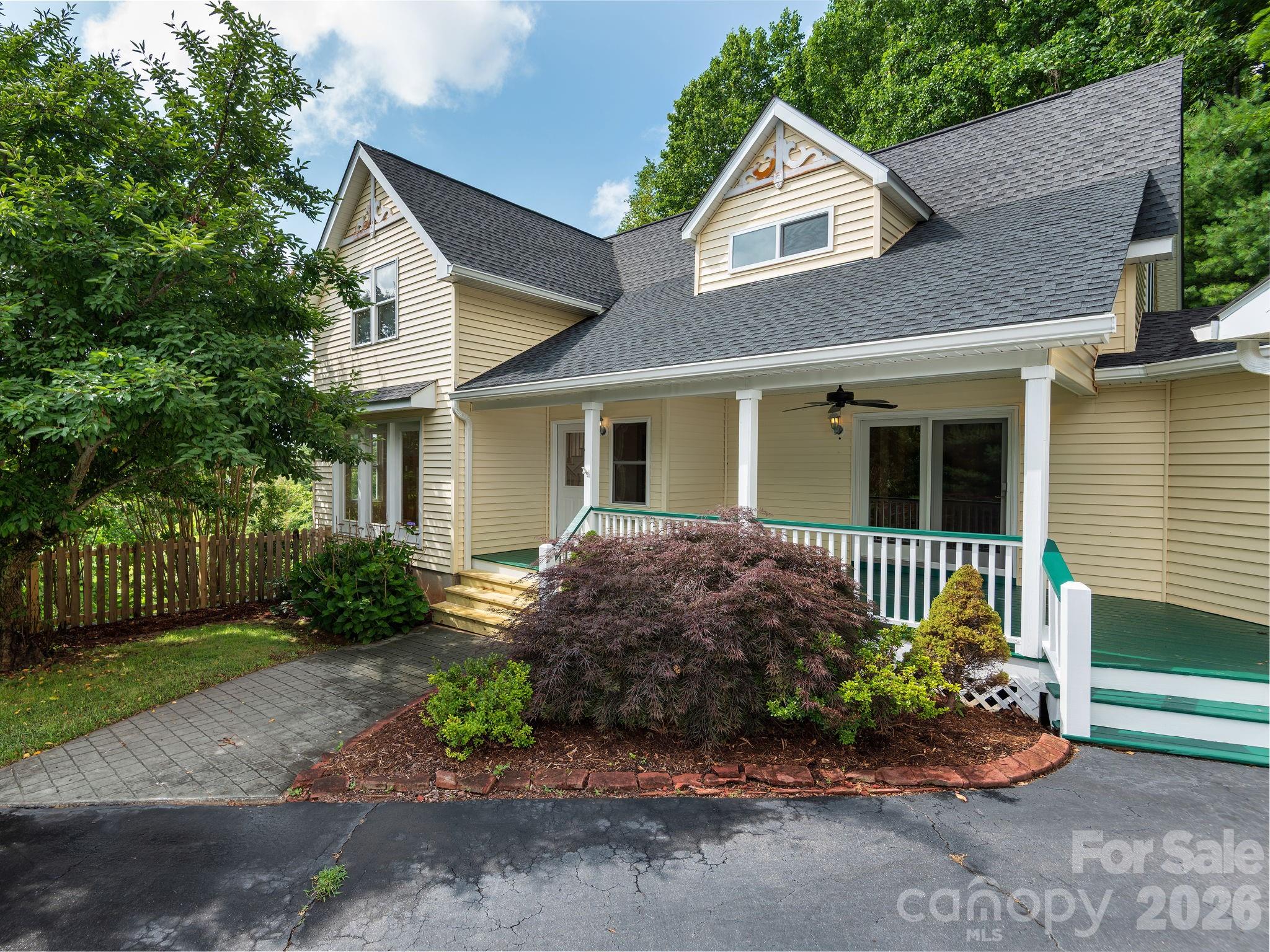 30 Apple Tree Way — Asheville