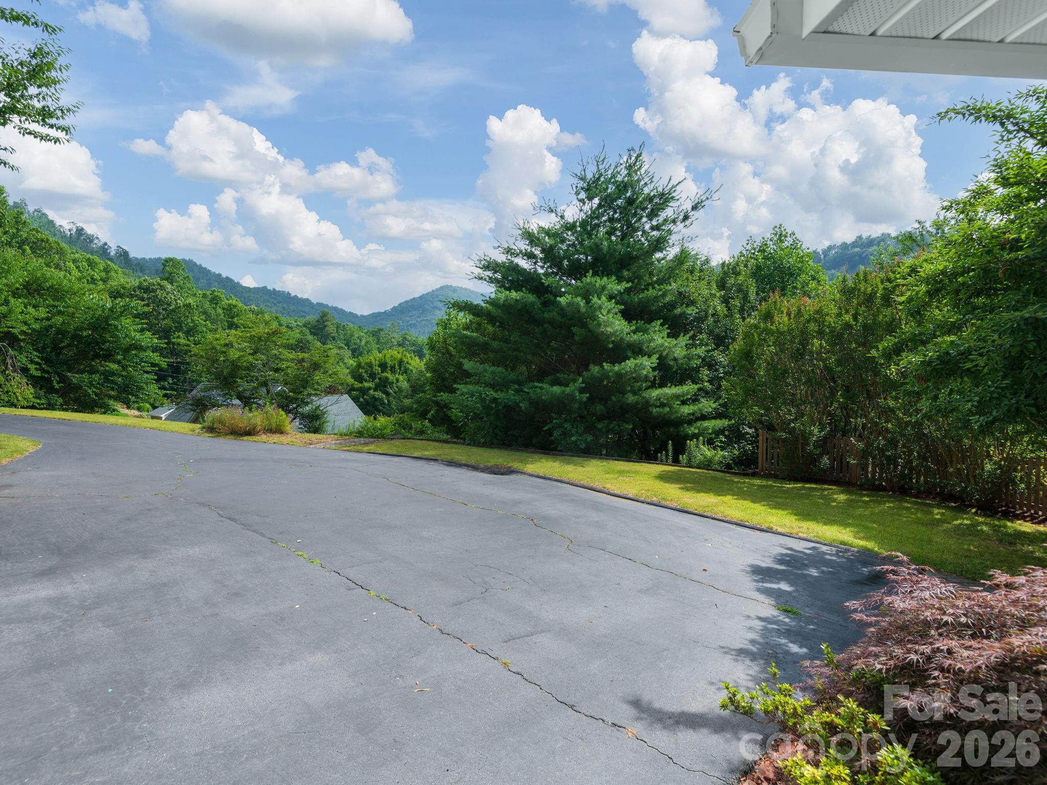 30 Apple Tree Way — Asheville