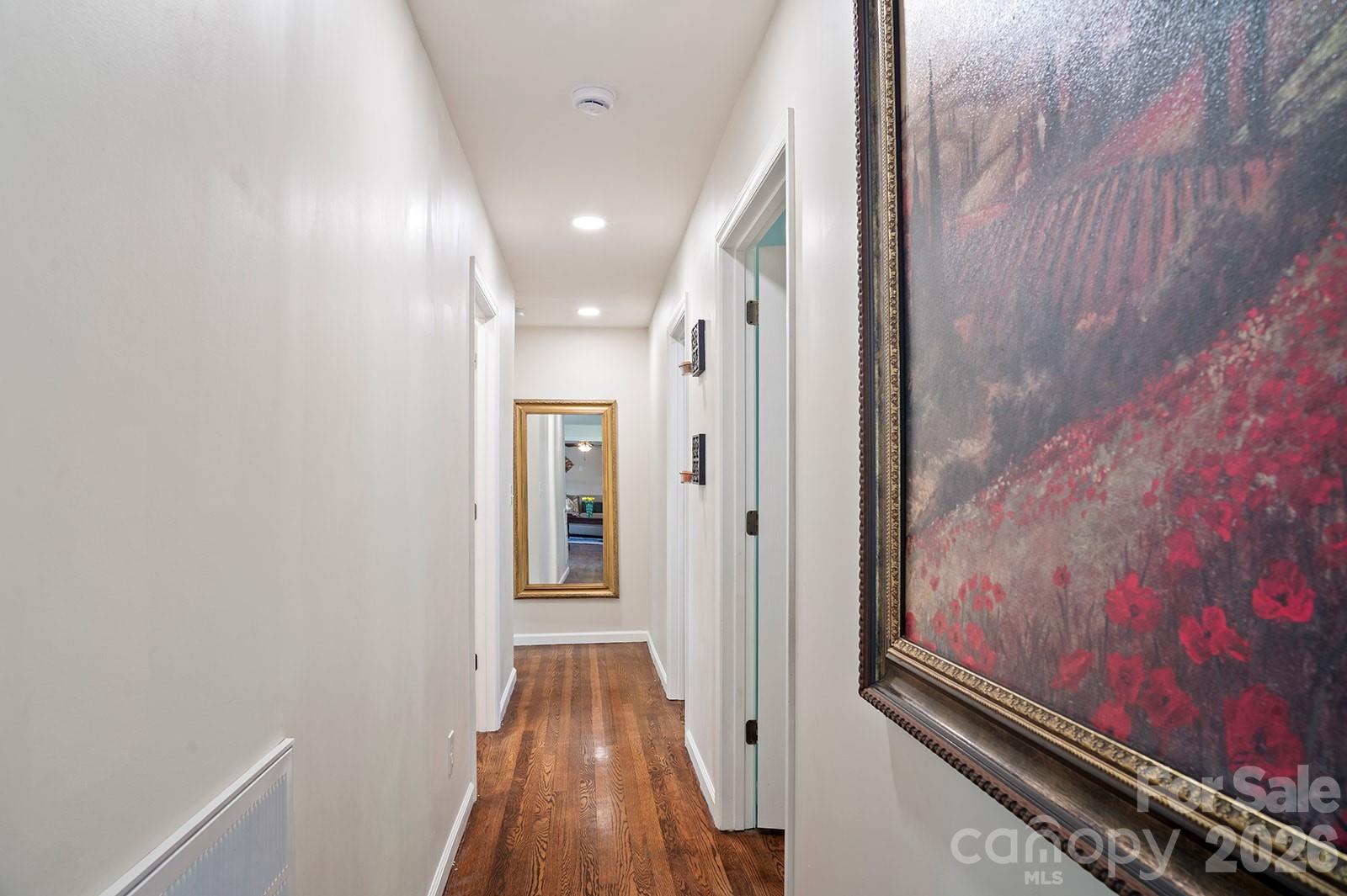 98 N Pinecrest Lane — Hendersonville