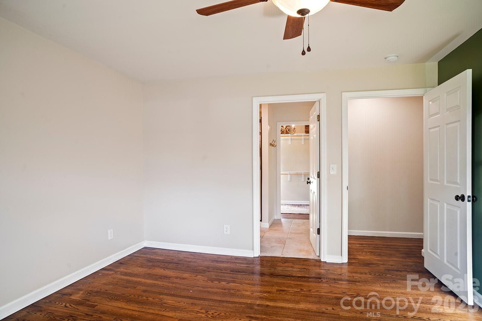 98 N Pinecrest Lane — Hendersonville