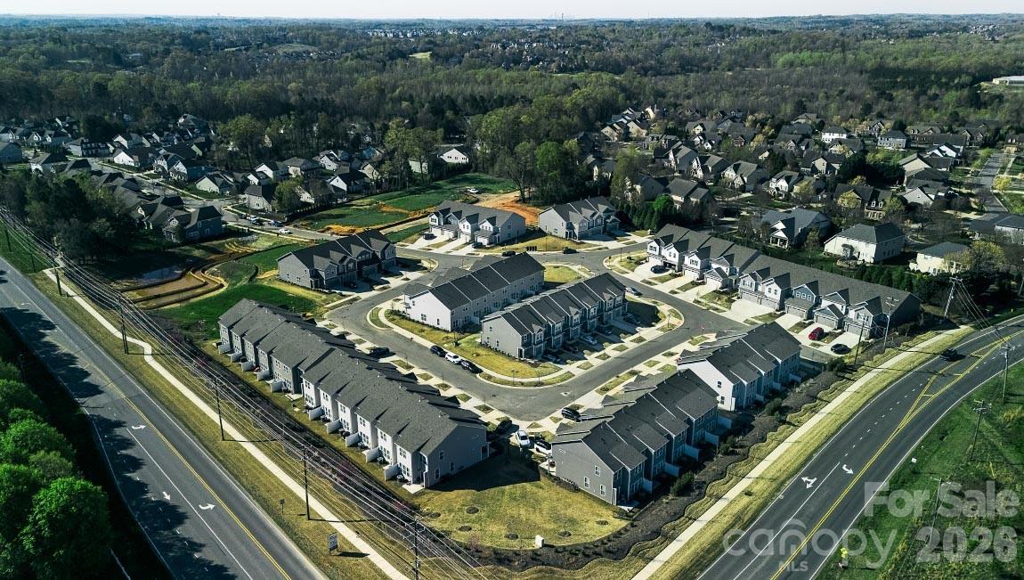 1233 White Birch Avenue — Huntersville