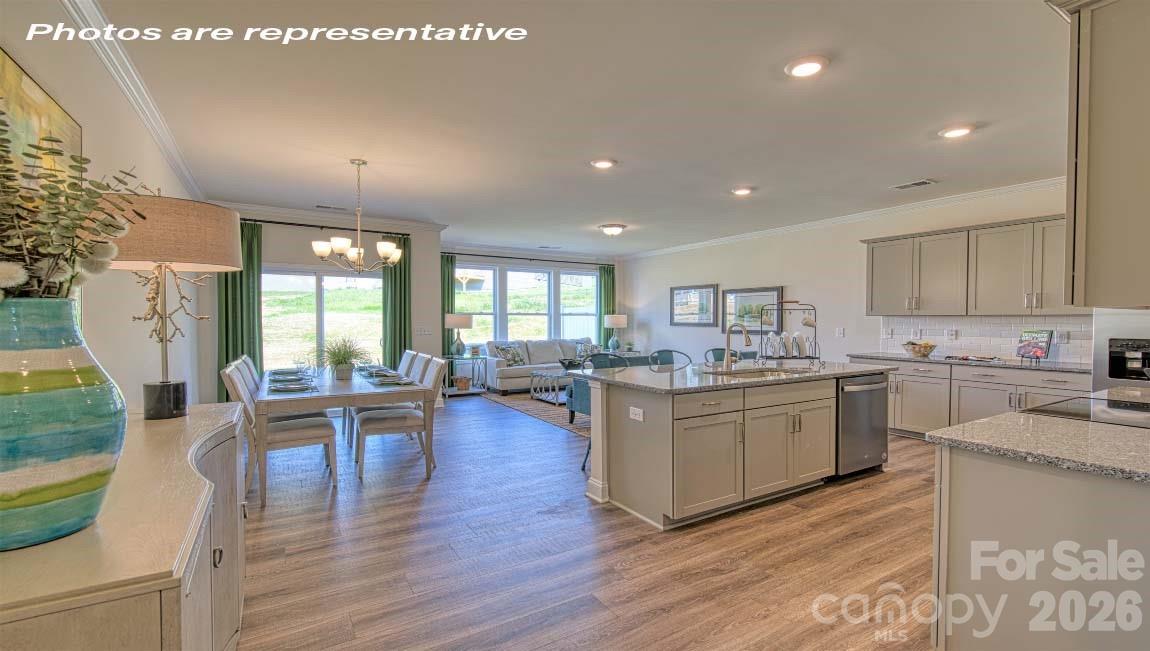 1233 White Birch Avenue — Huntersville