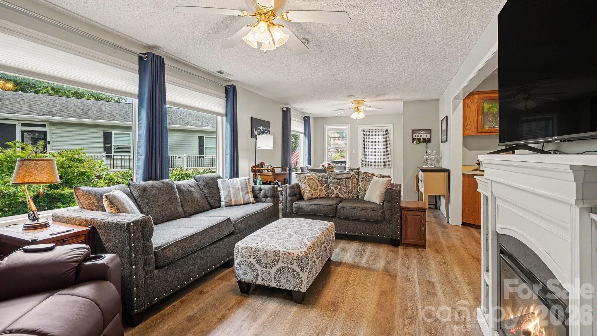 113 Lake View Drive — New London