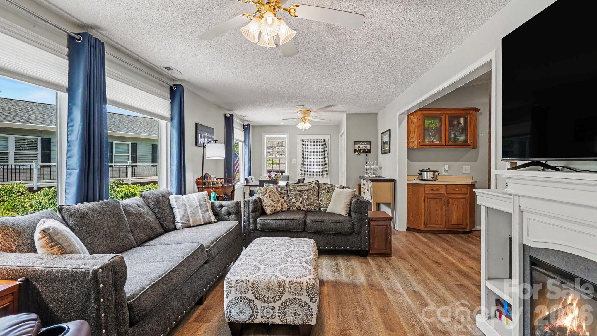 113 Lake View Drive — New London