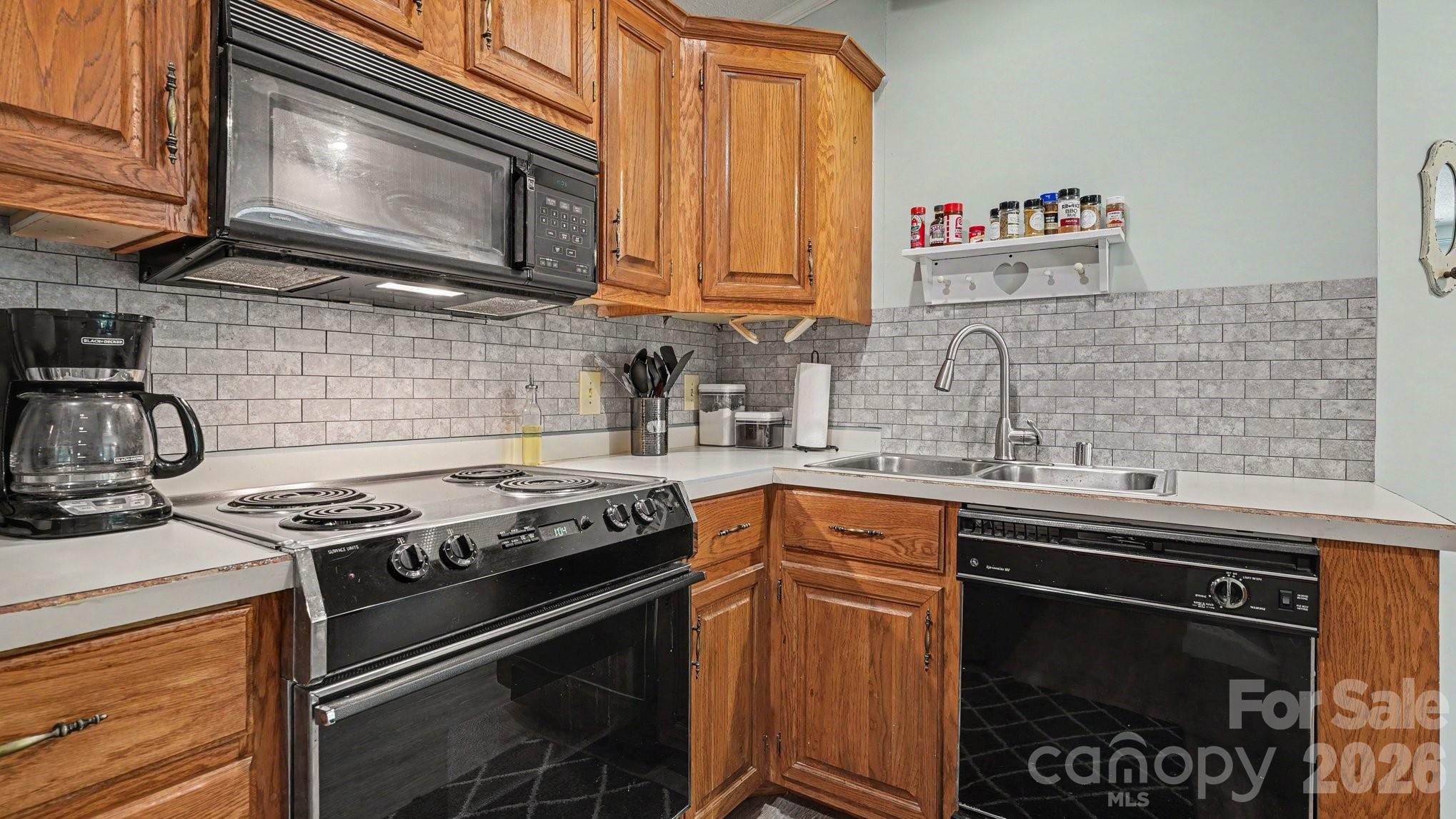 113 Lake View Drive — New London