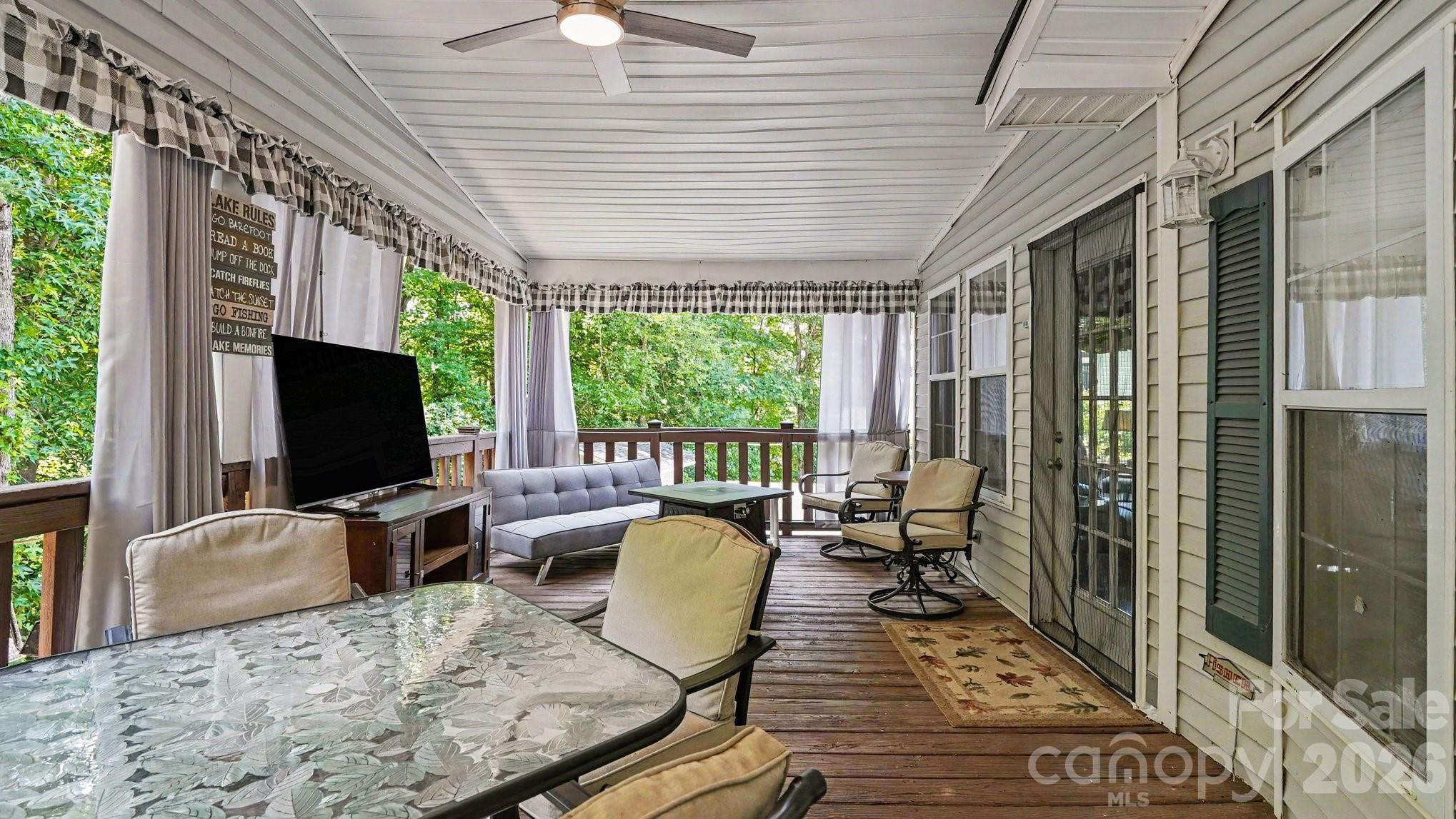 113 Lake View Drive — New London