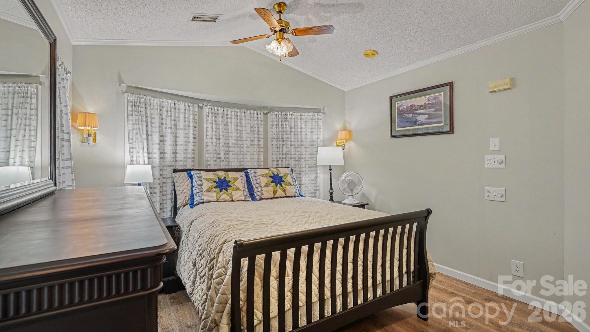 113 Lake View Drive — New London