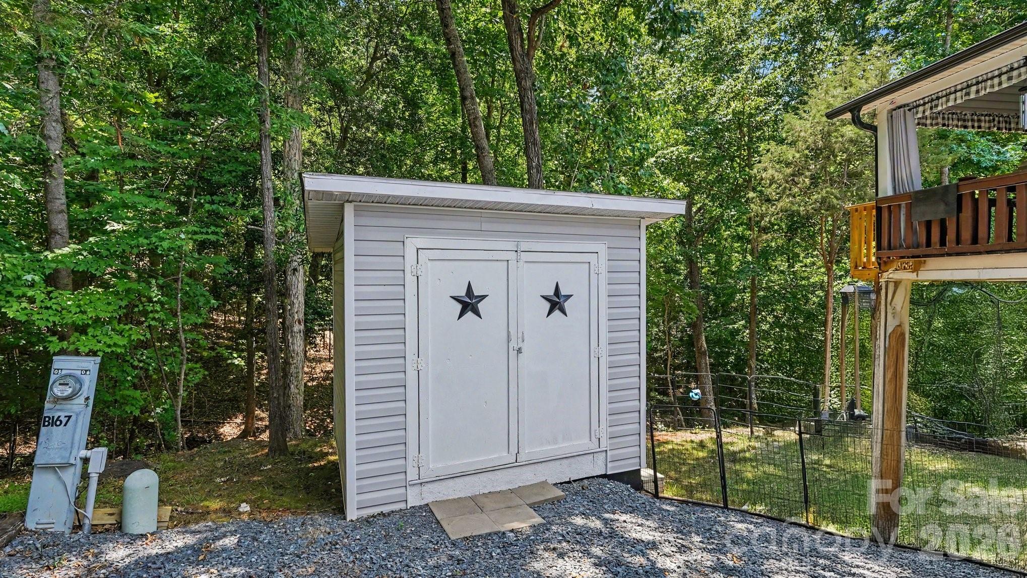 113 Lake View Drive — New London