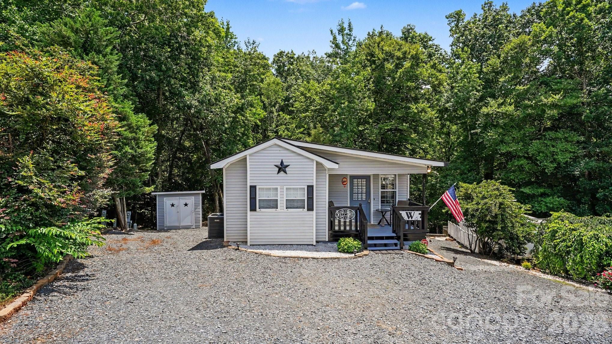 113 Lake View Drive — New London