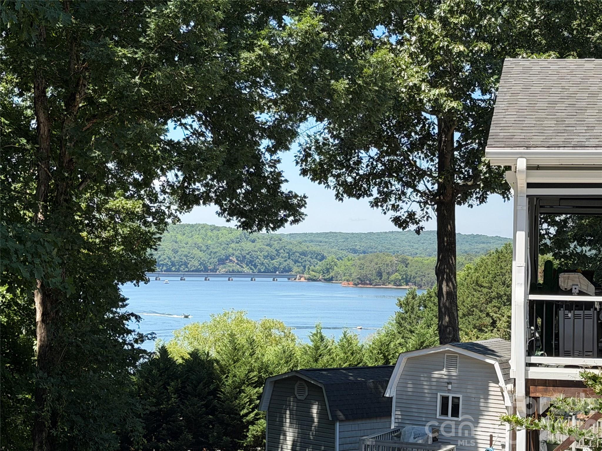 113 Lake View Drive — New London