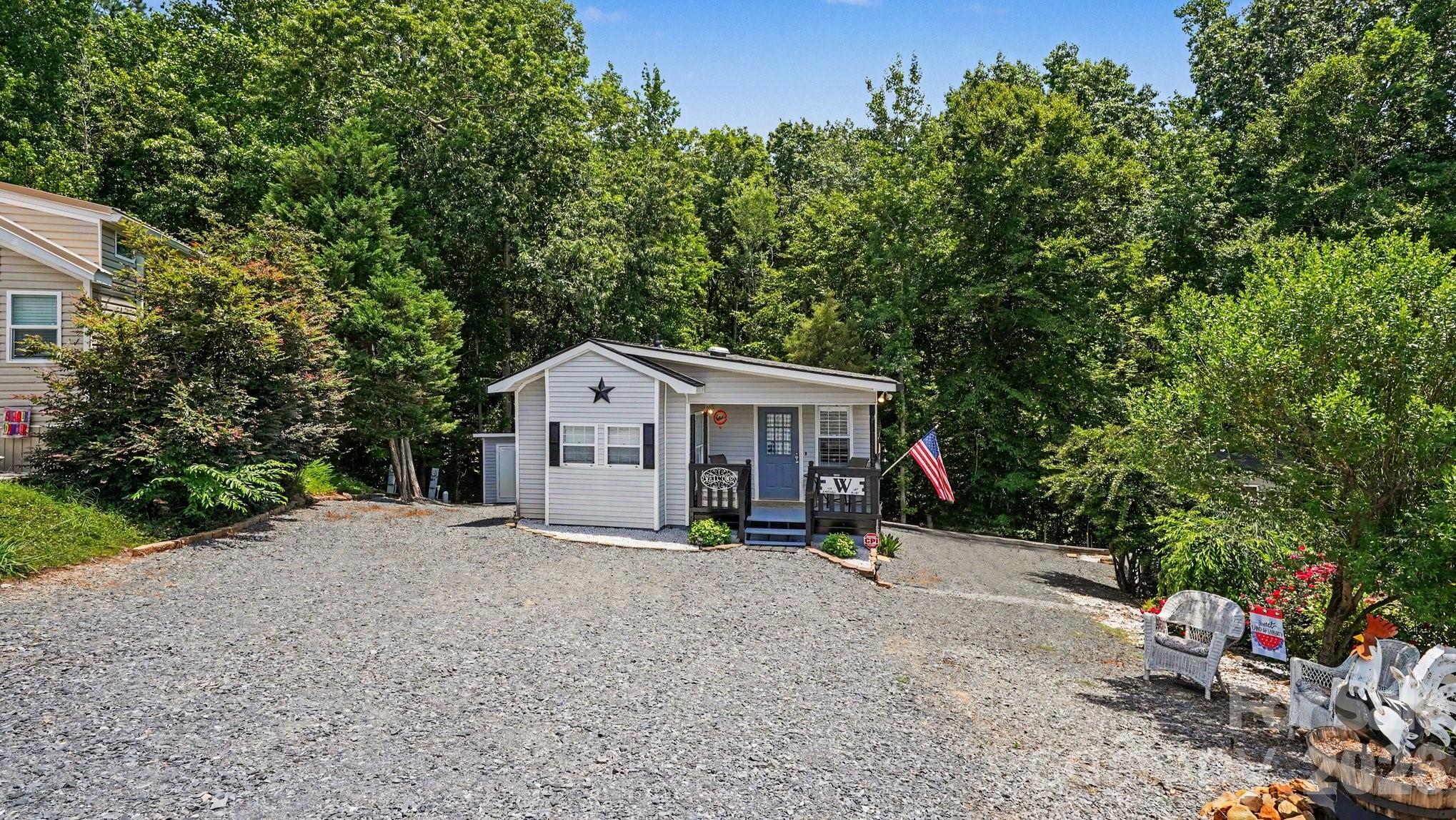 113 Lake View Drive — New London