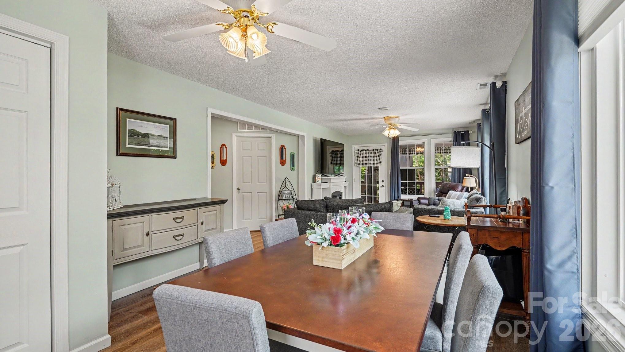 113 Lake View Drive — New London