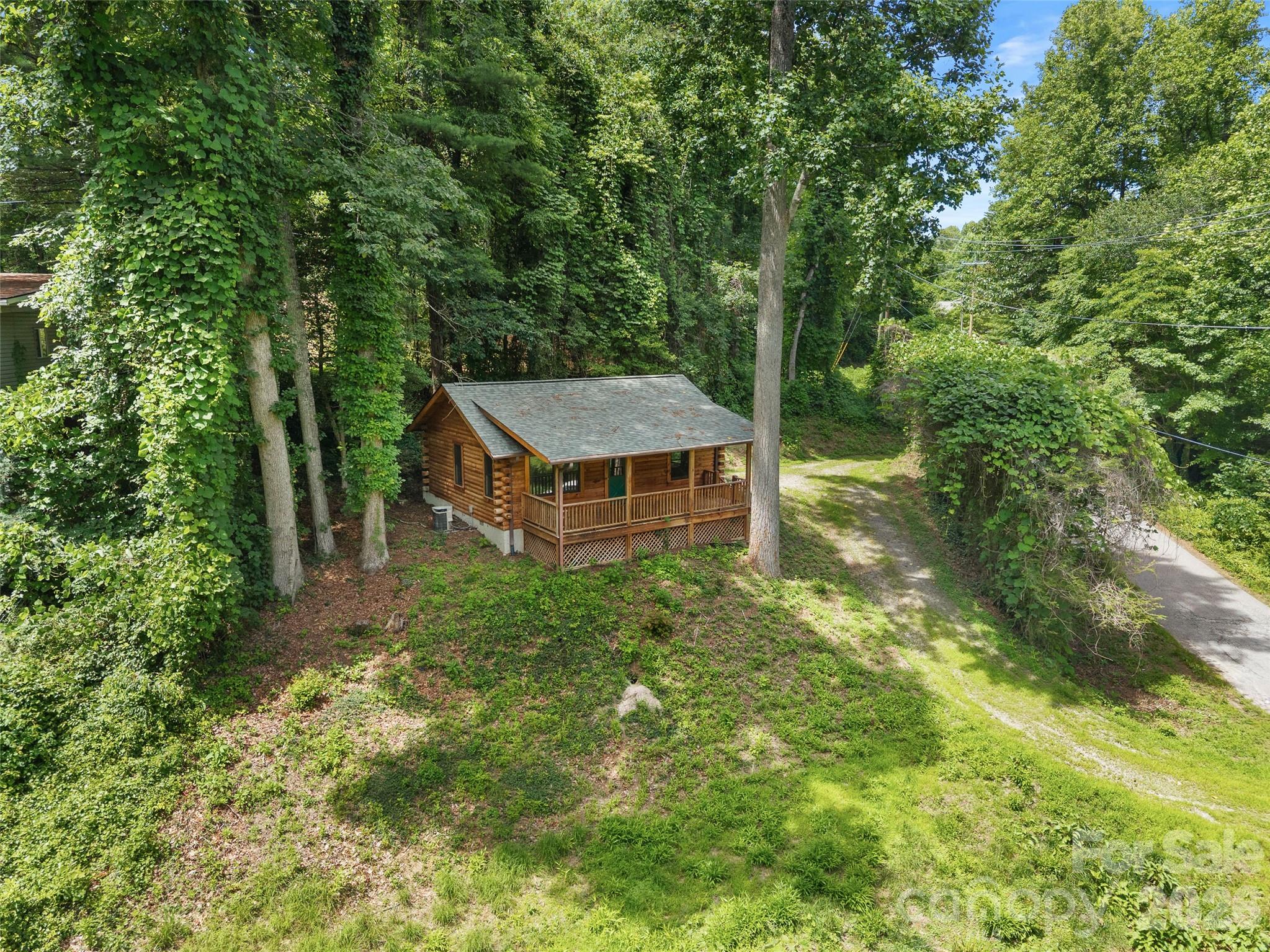 549 Henderson Street — Saluda