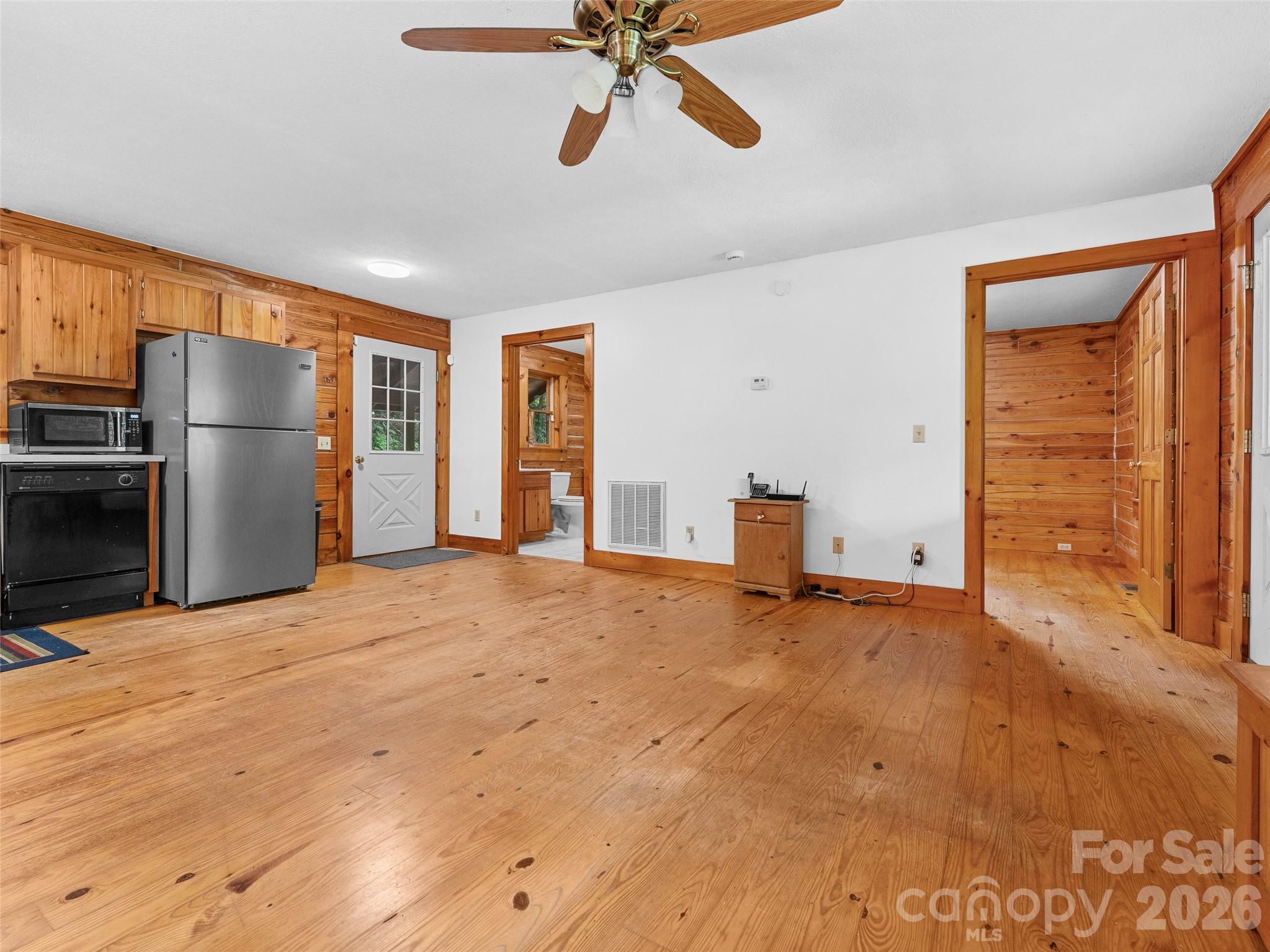 549 Henderson Street — Saluda