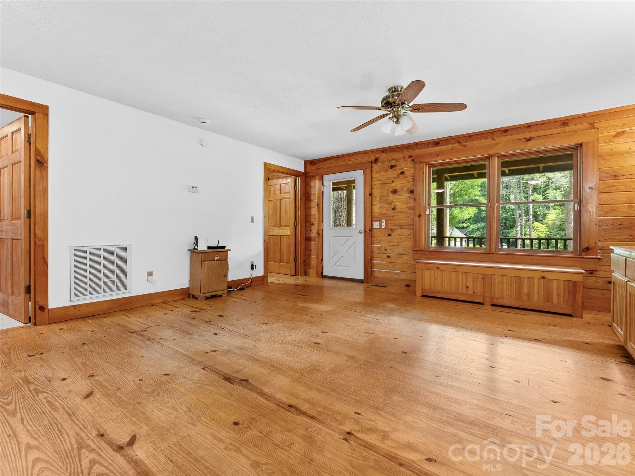 549 Henderson Street — Saluda