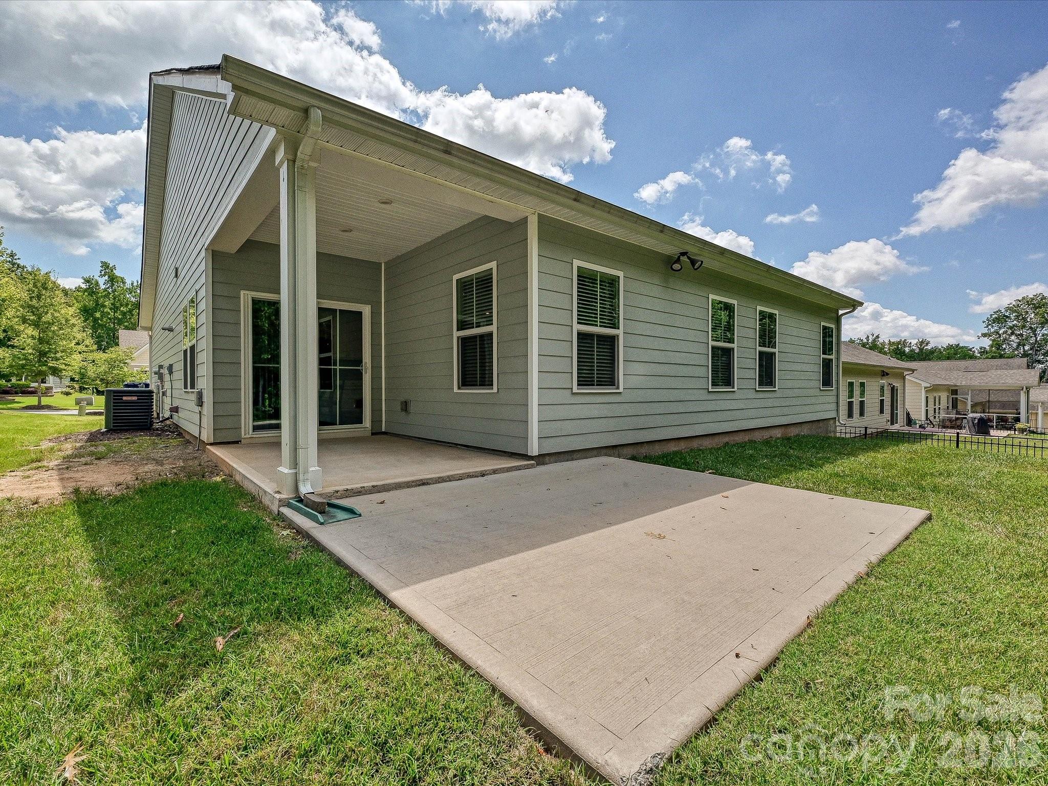 10038 Lilac Court — Charlotte