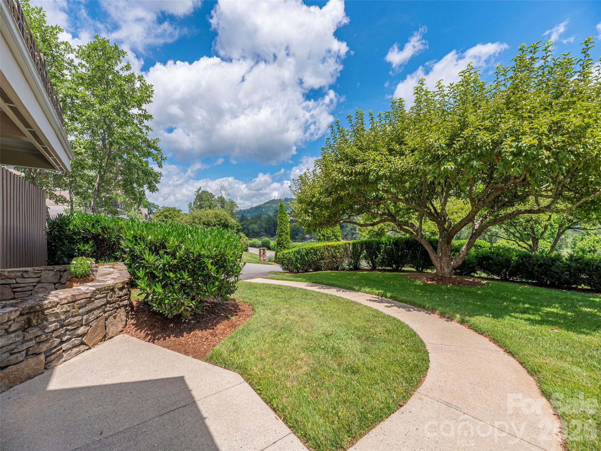 34 Dover Street — Asheville
