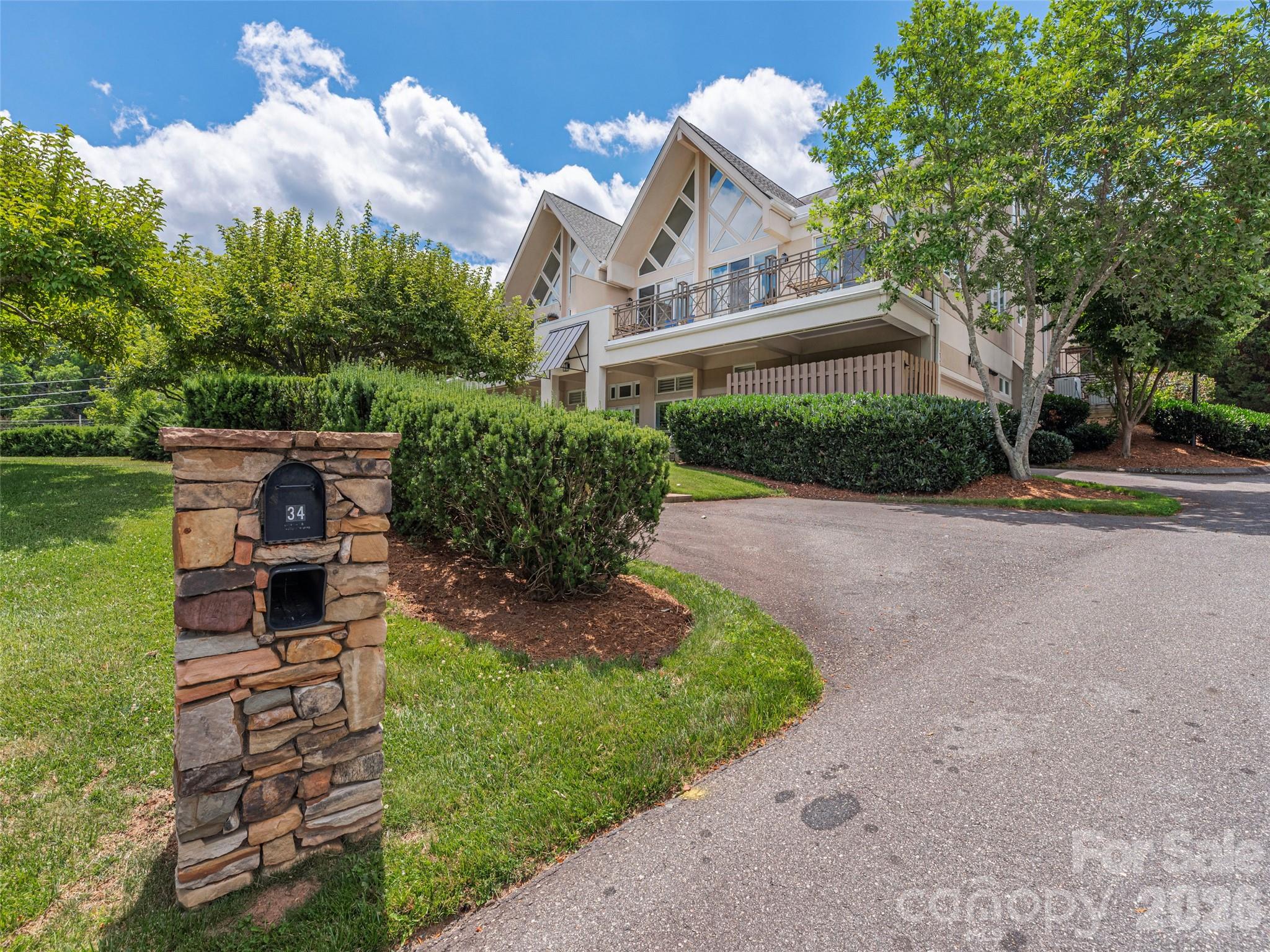 34 Dover Street — Asheville