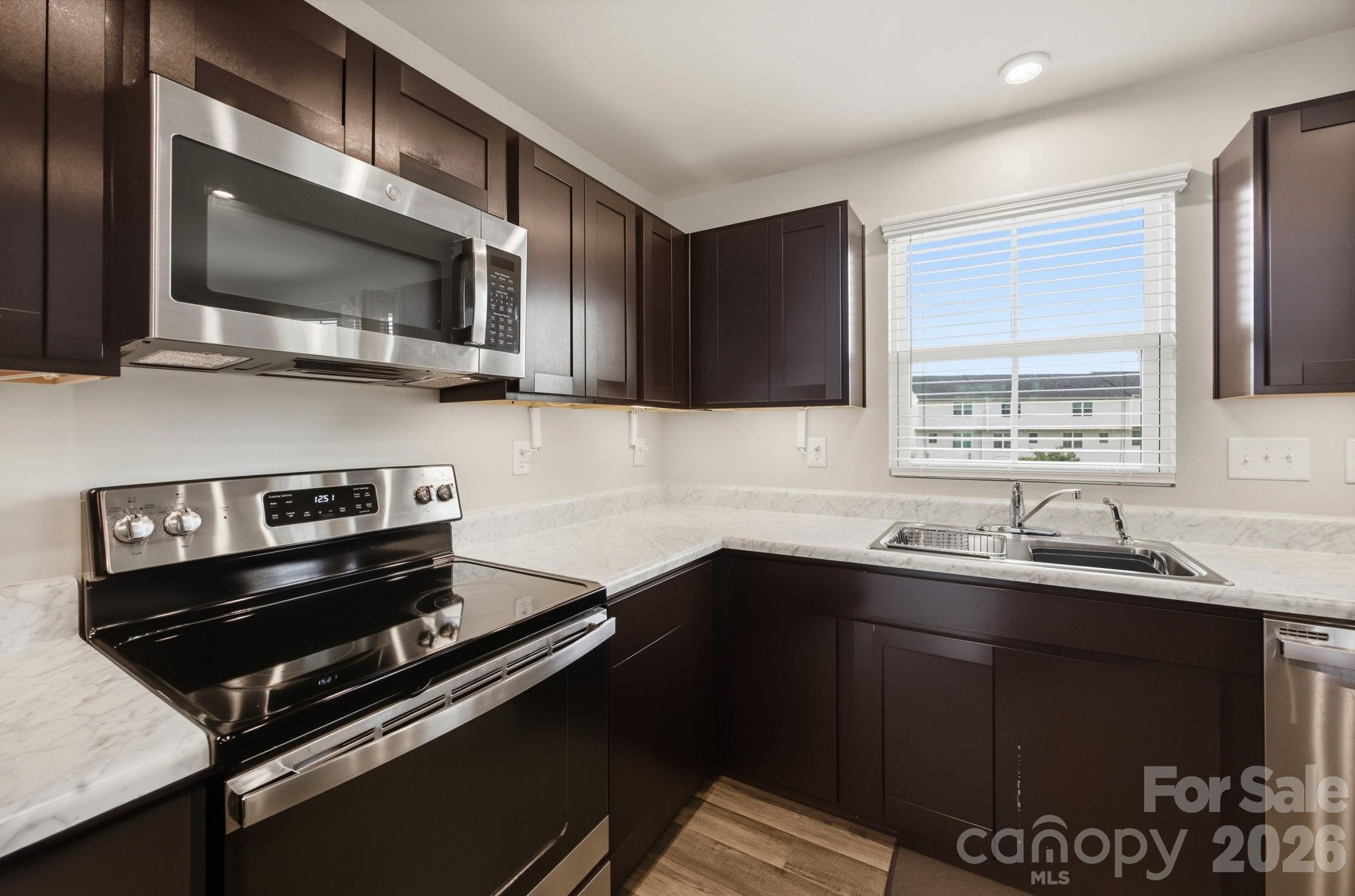 6121 Cutwater Circle — Charlotte